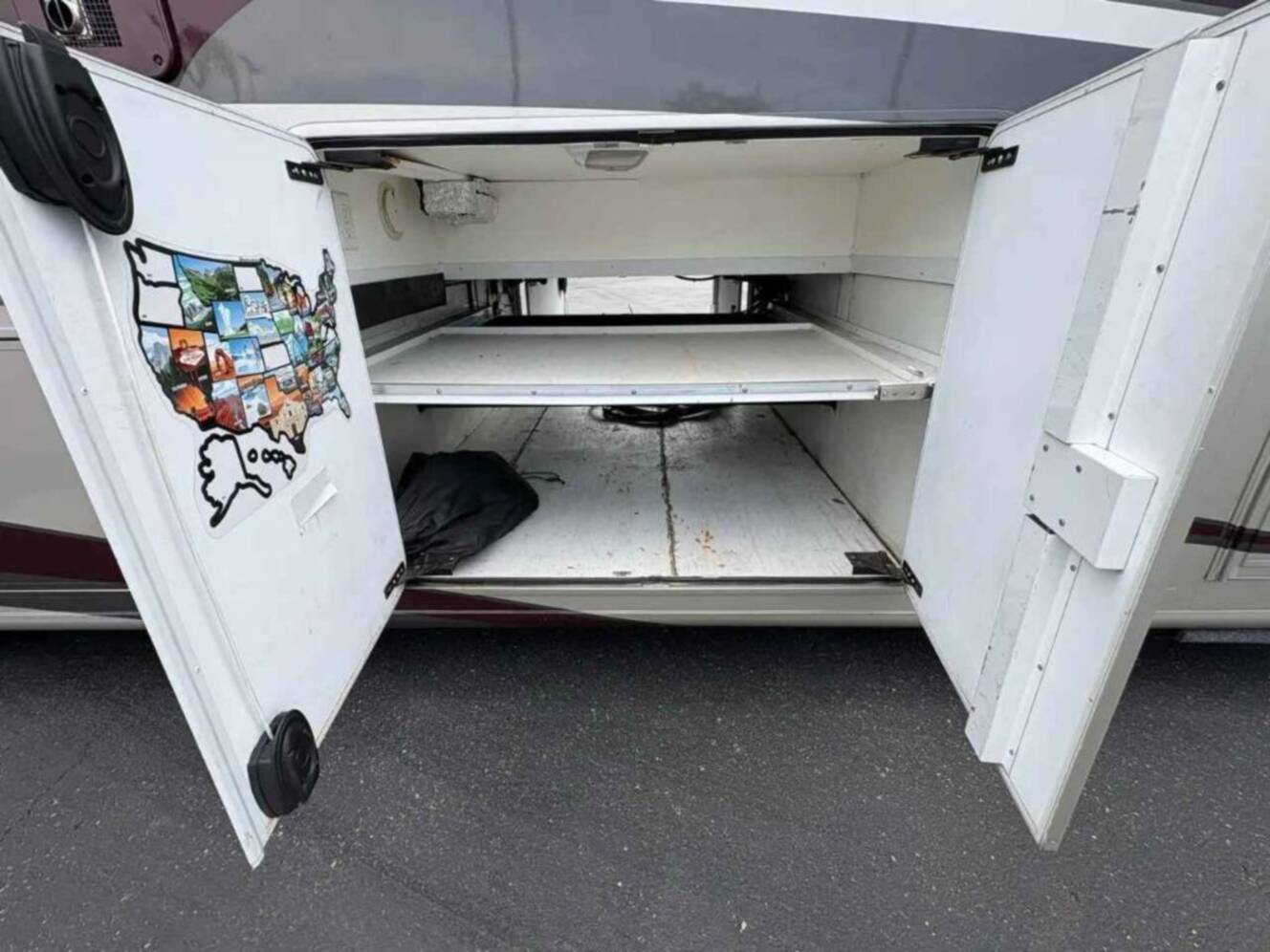 A photo of this 2014 Thor Motor Coach Palazzo 33 2