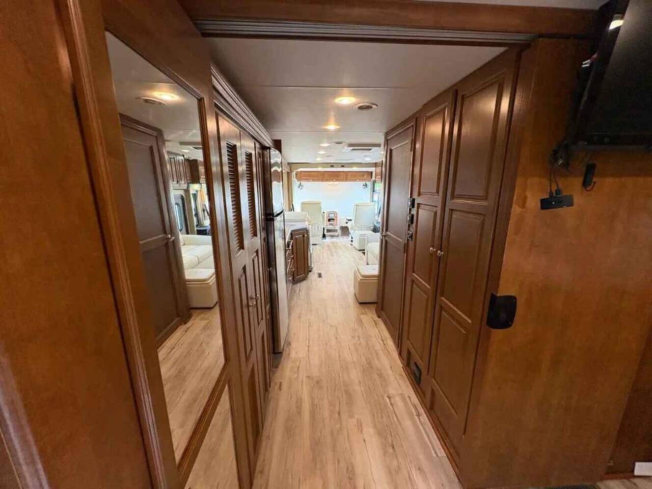 A photo of this 2014 Thor Motor Coach Palazzo 33 2