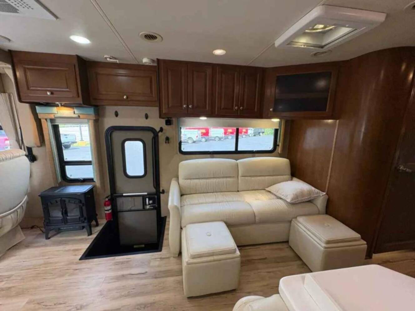 A photo of this 2014 Thor Motor Coach Palazzo 33 2