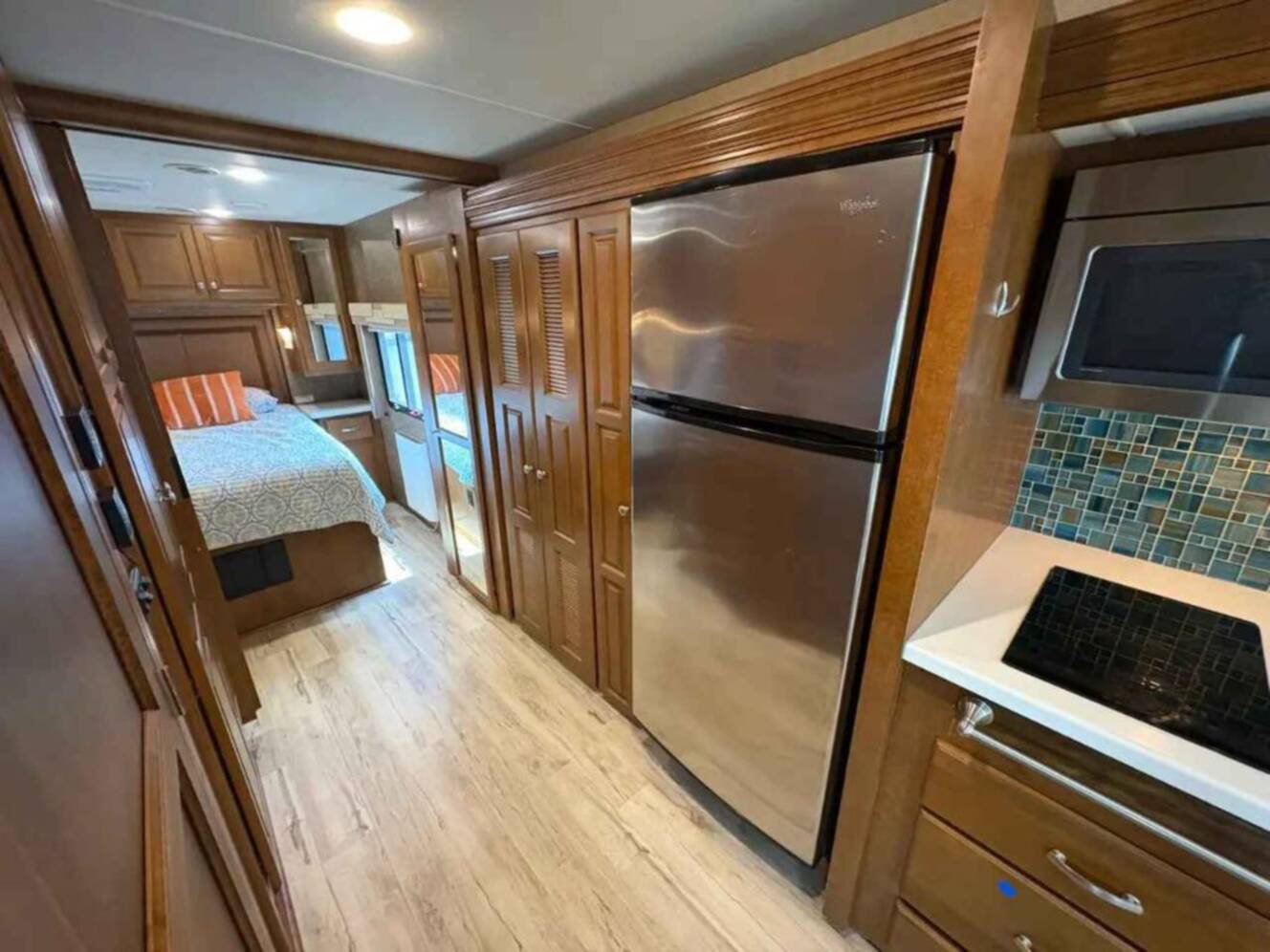 A photo of this 2014 Thor Motor Coach Palazzo 33 2