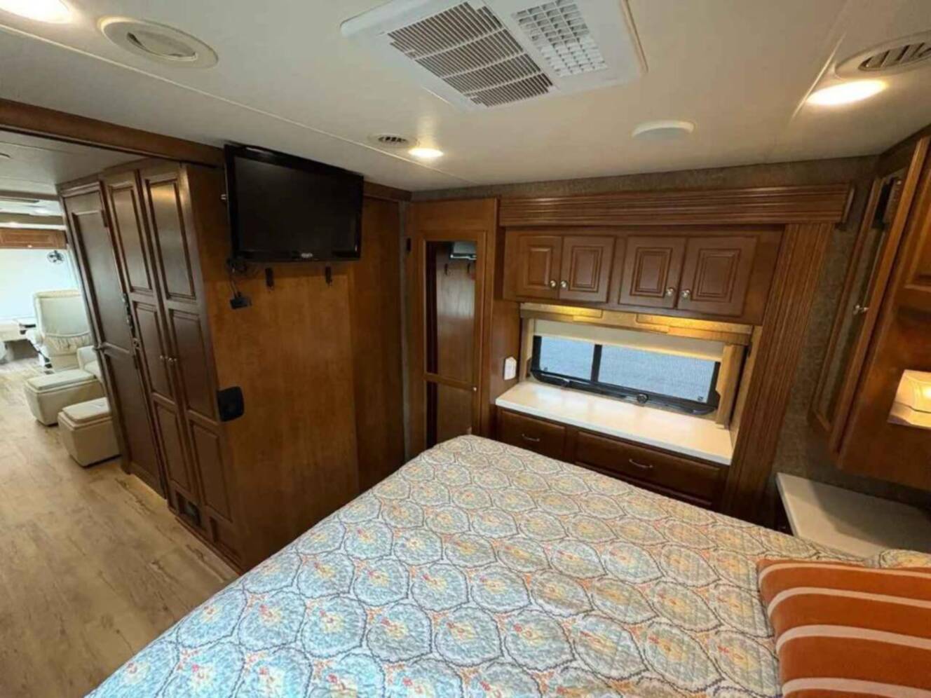 A photo of this 2014 Thor Motor Coach Palazzo 33 2