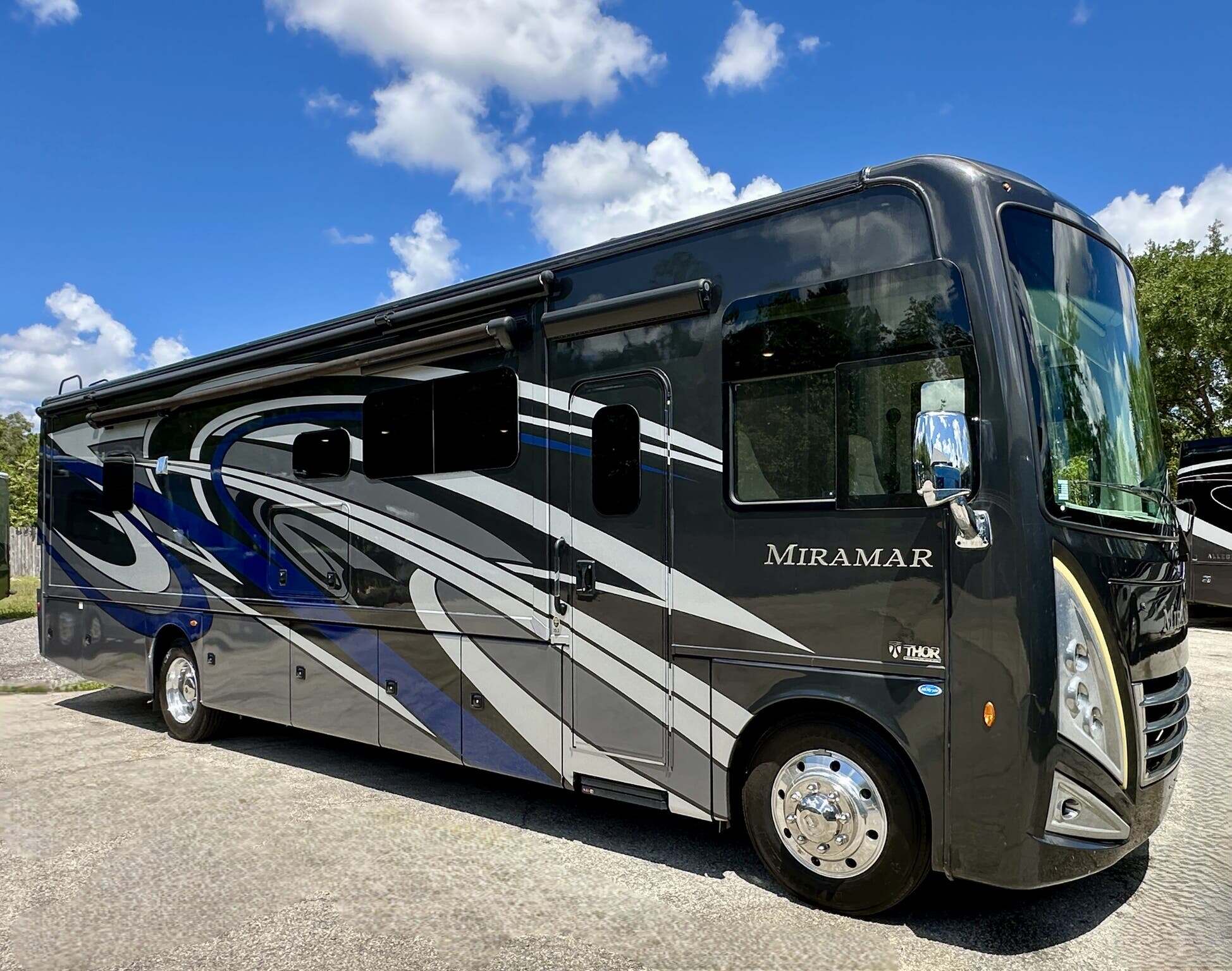 2023 Thor Motor Coach Miramar 35.2 in fort myers FL