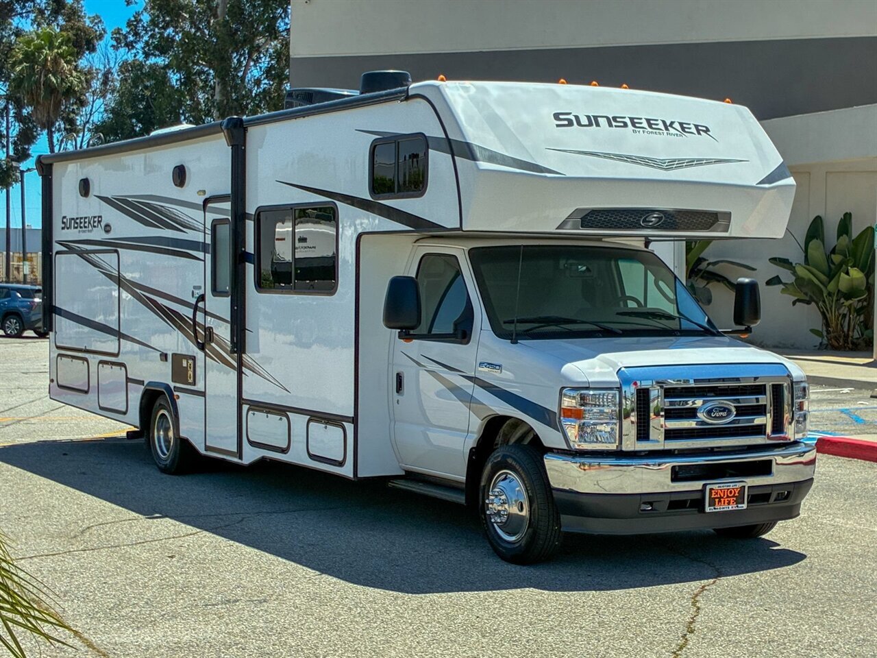 2024 Forest River Sunseeker 2860DS in santa fe springs CA