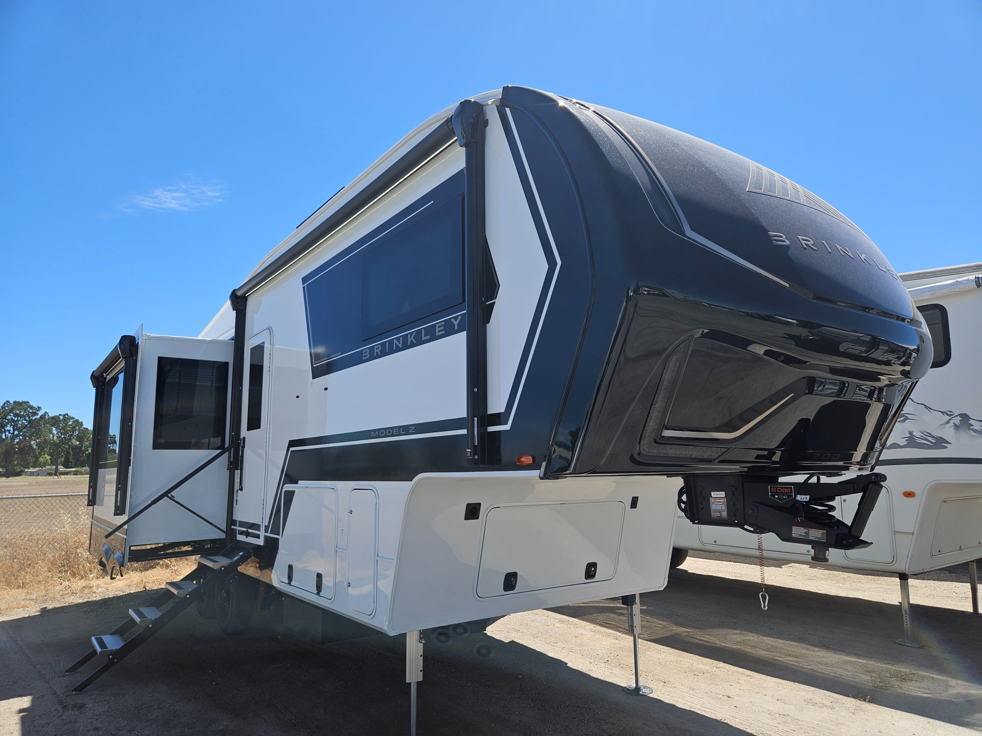 2027 Brinkley Rv Model Z 2700 in paso robles CA