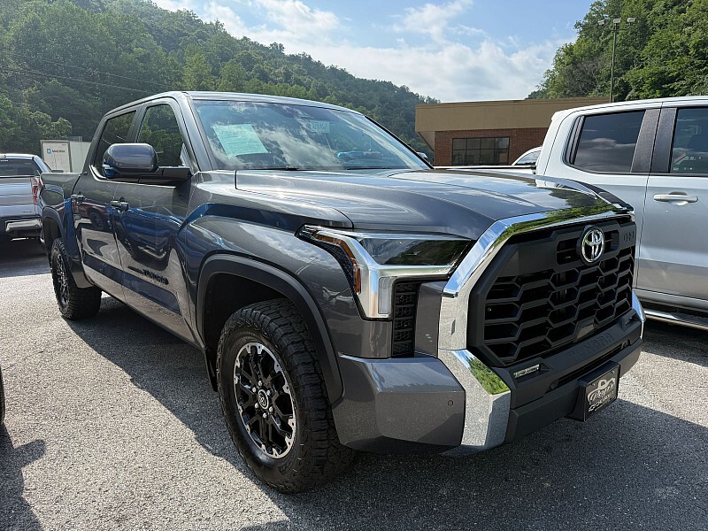 2024 TOYOTA TUNDRA in Prestonsburg, KY