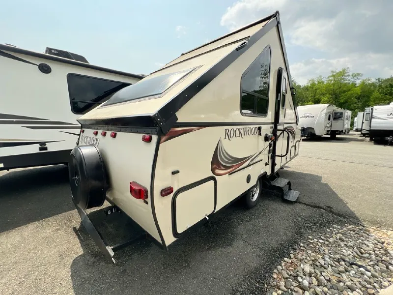 2015 Forest River Rockwood High Wall Series 212HW