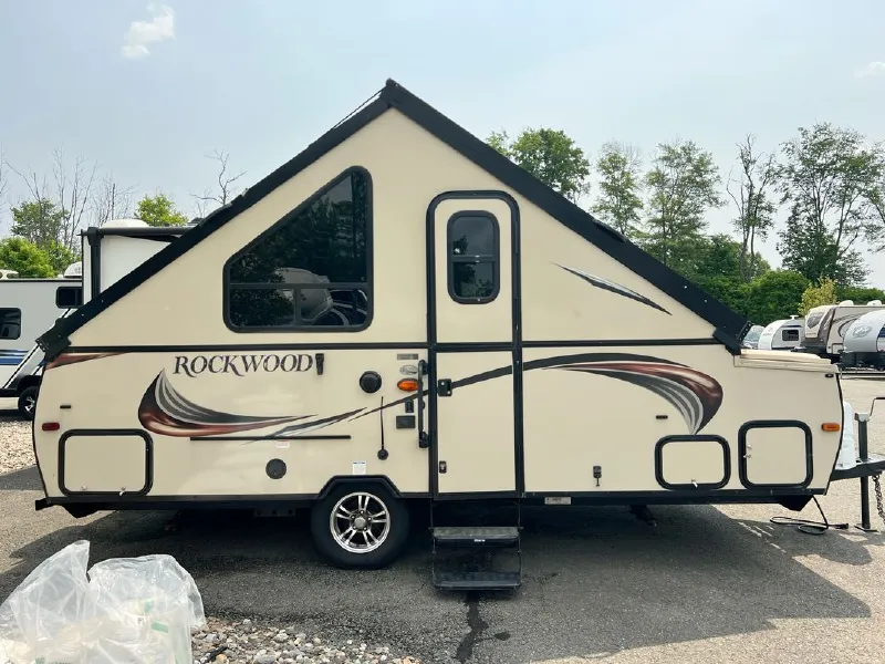 2015 Forest River Rockwood High Wall Series 212HW