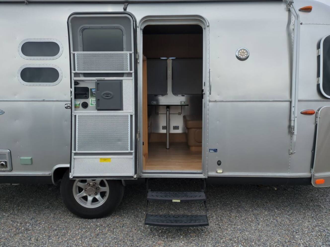 A photo of this 2016 Airstream Flying Cloud 20FB