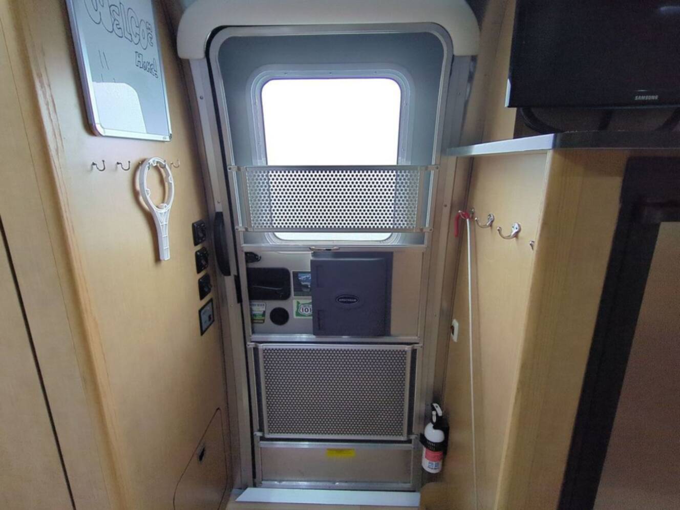 A photo of this 2016 Airstream Flying Cloud 20FB