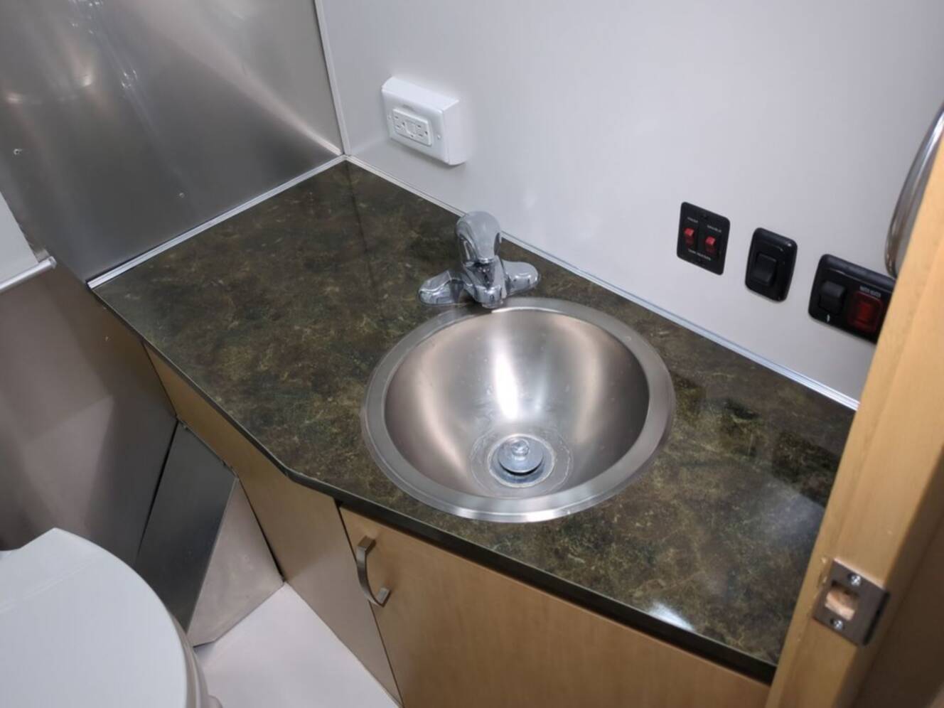 A photo of this 2016 Airstream Flying Cloud 20FB