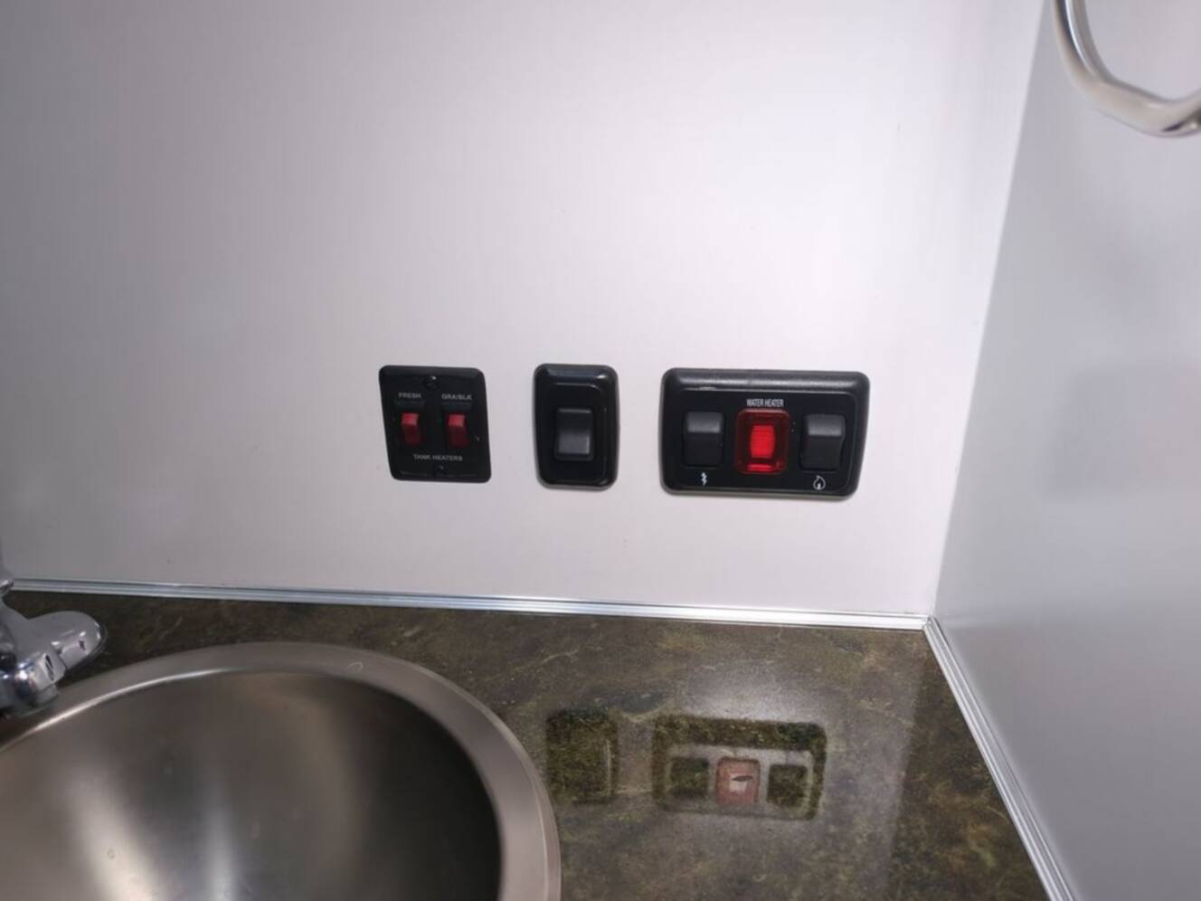 A photo of this 2016 Airstream Flying Cloud 20FB