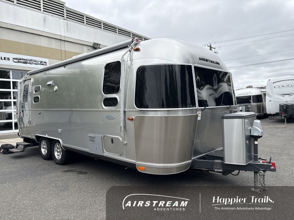 2016 Airstream Flying Cloud 25FB in milton WA