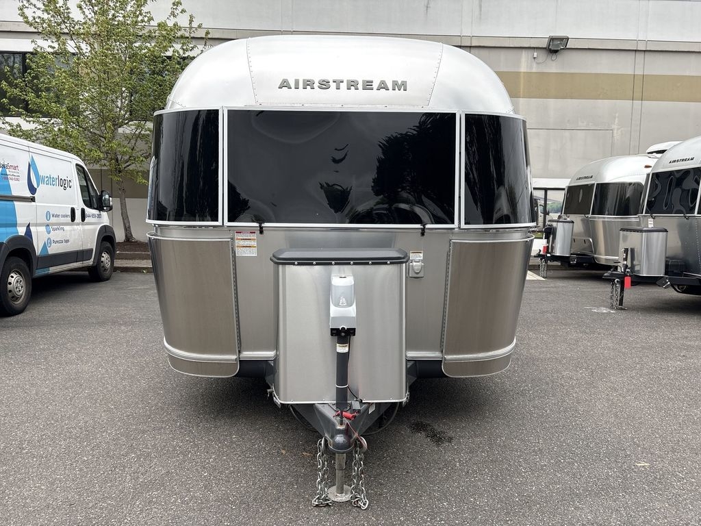 2016 Airstream Flying Cloud 25FB in milton WA