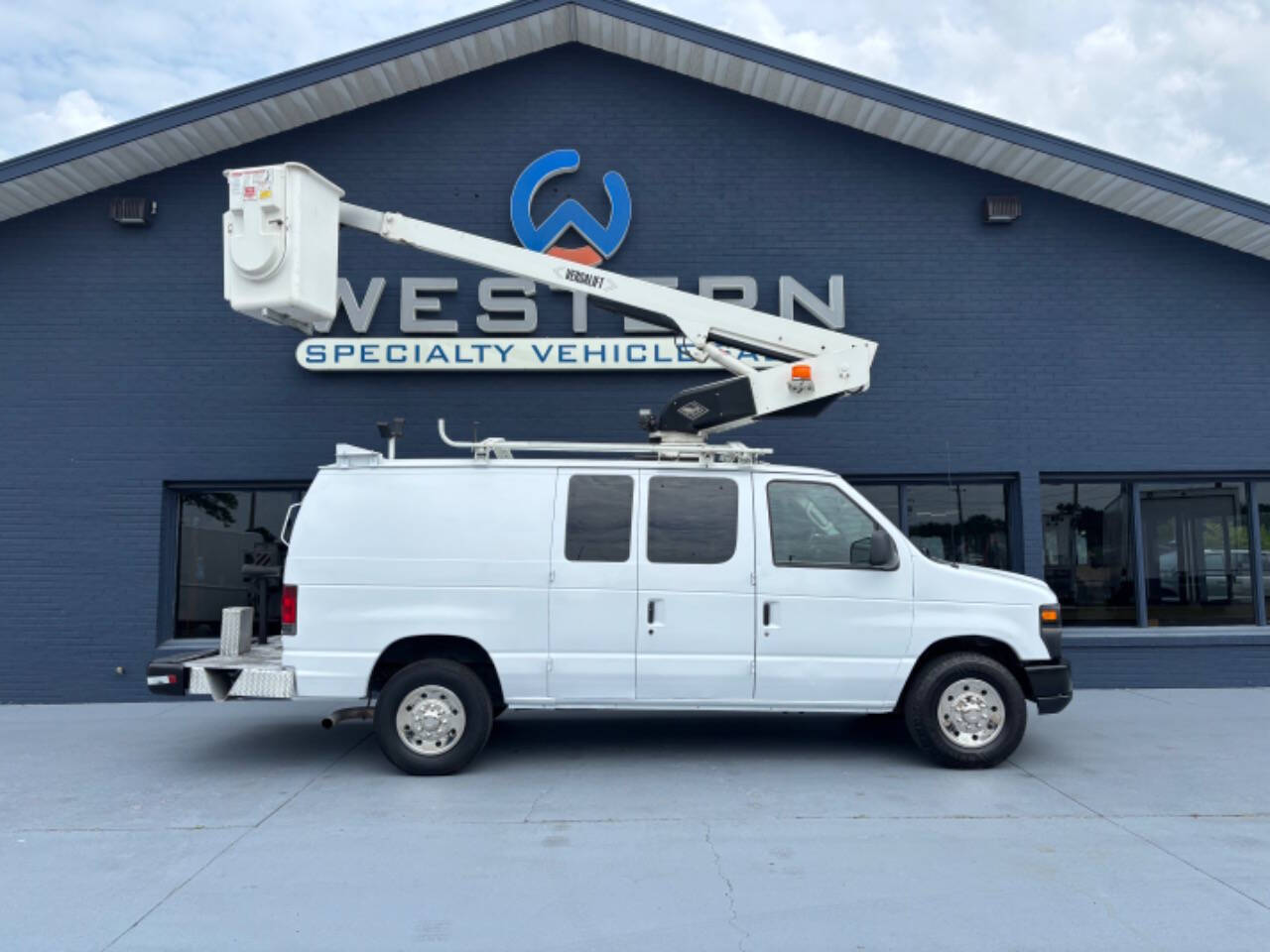 2010 FORD ECONOLINE in Braidwood, IL