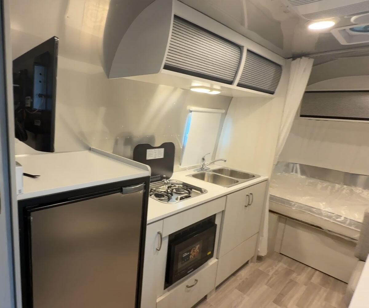 2026 Airstream Bambi 22FB in columbus OH