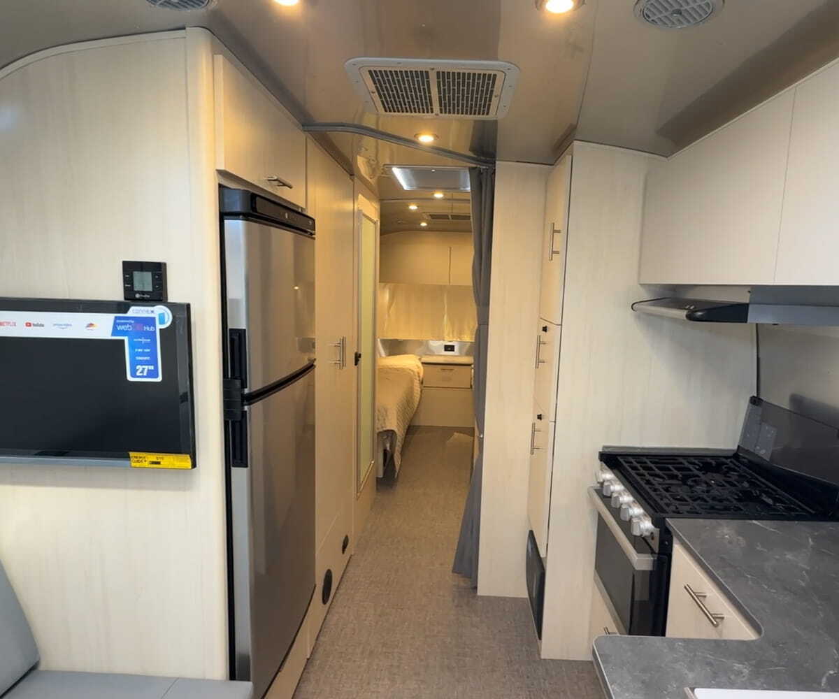2026 Airstream Flying Cloud 27FB Twin in columbus OH
