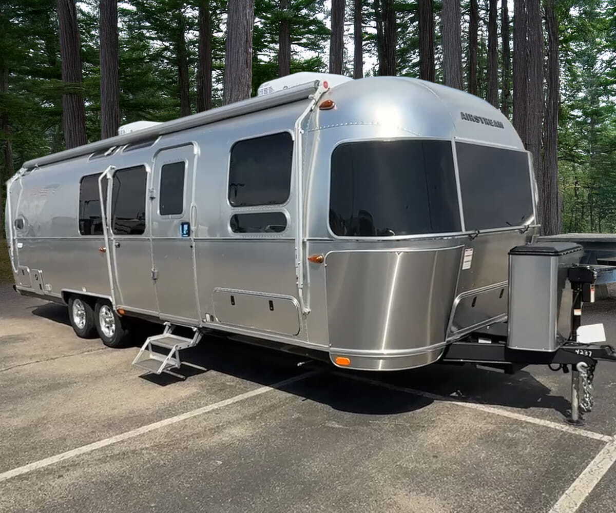 2026 Airstream Flying Cloud 30FB Bunk in columbus OH