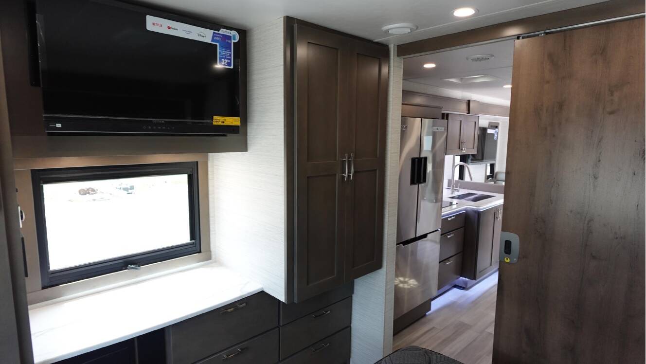 A photo of this 2027 Dynamax ISATA 6 31KS