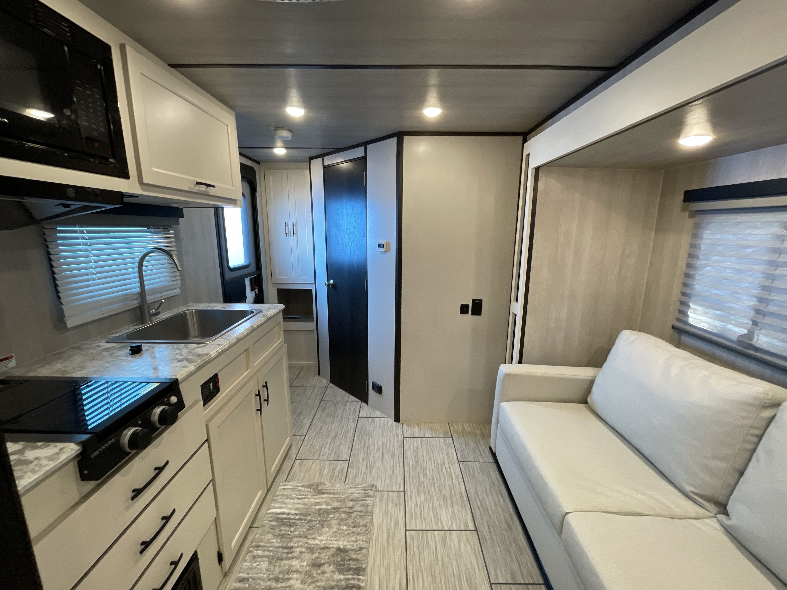 2024 Genesis Supreme SEA BREEZE 19FSS in riverside CA