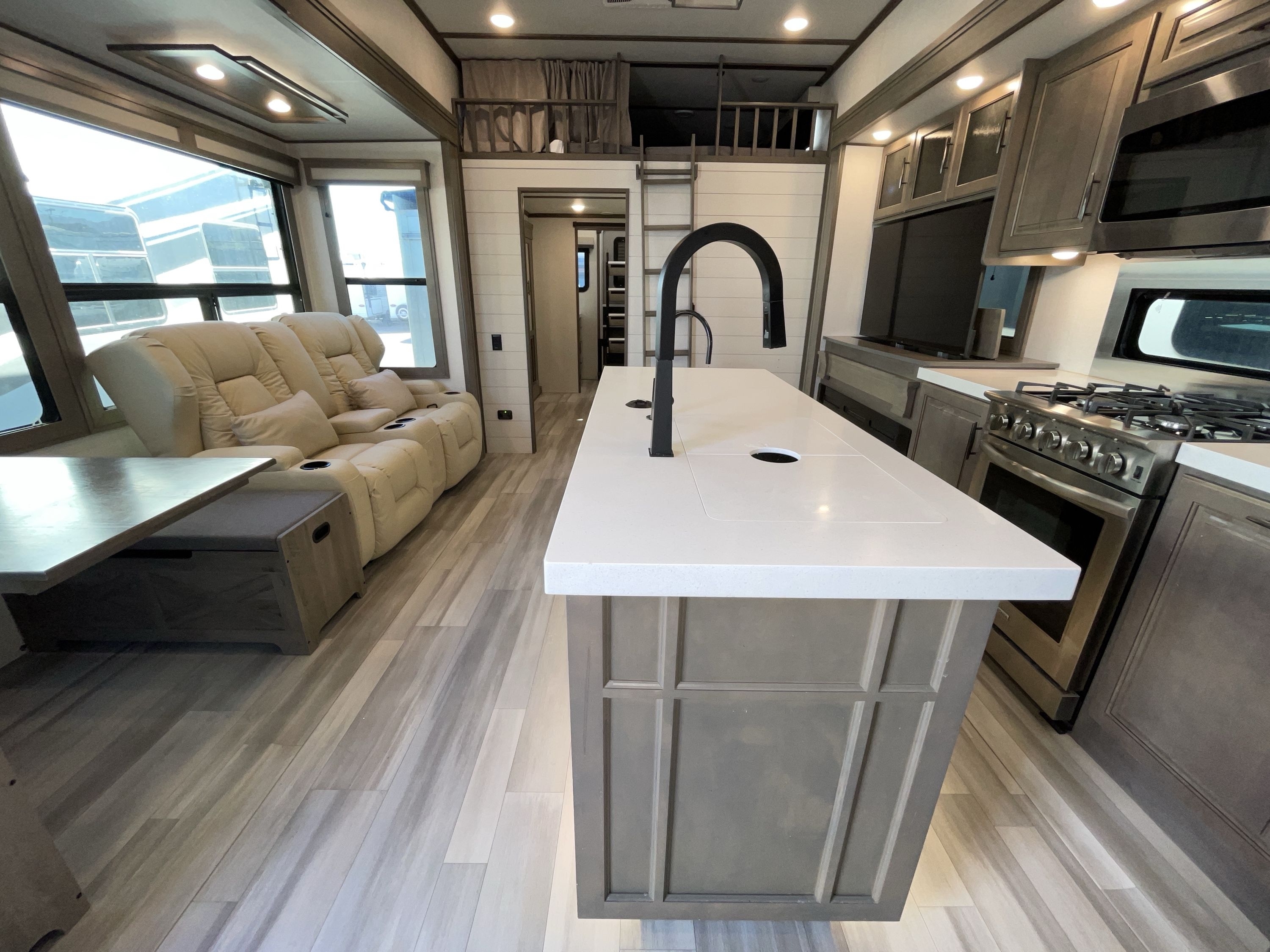 2024 Grand Design SOLITUDE 391DL in anthony TX