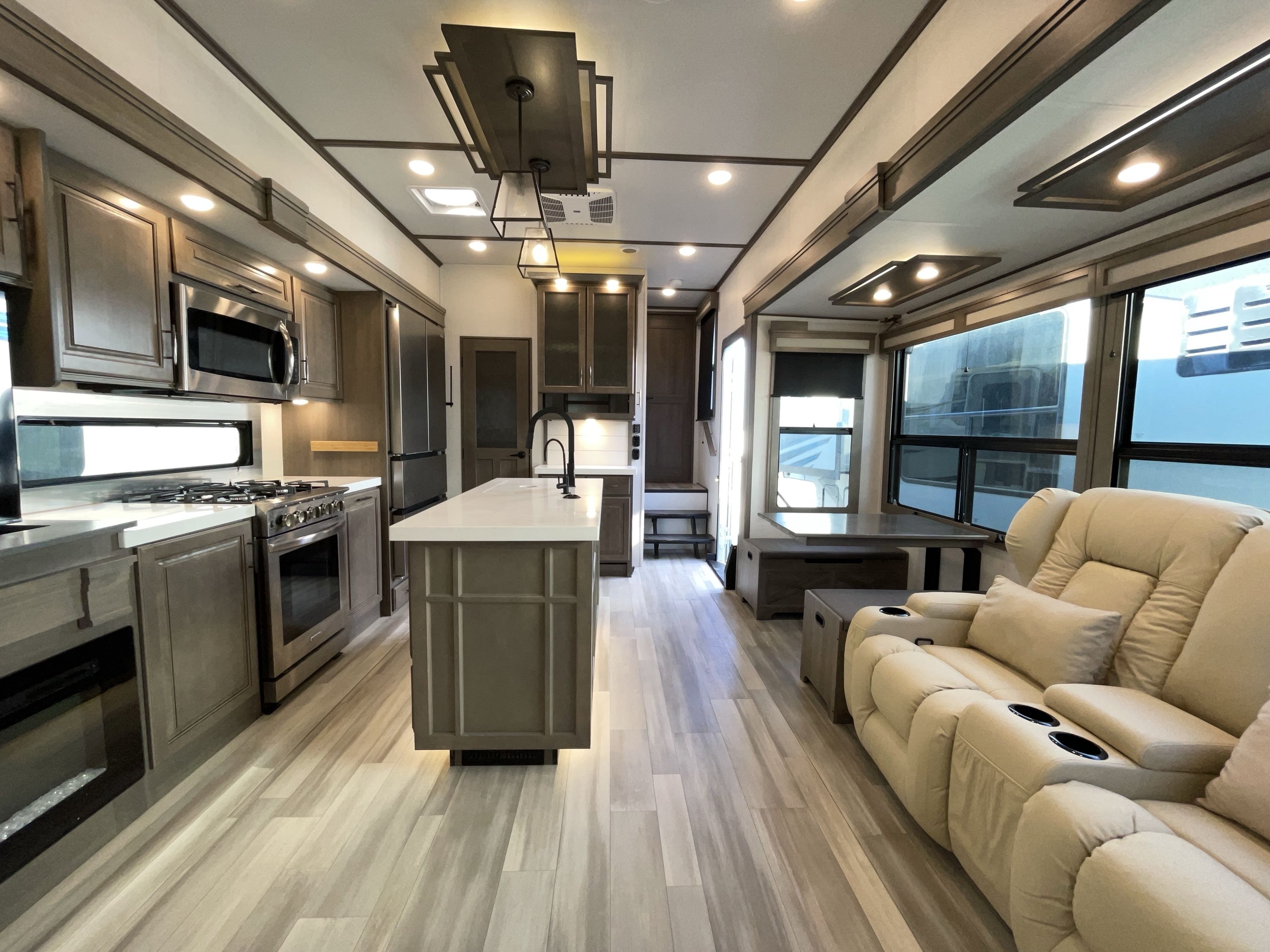 2024 Grand Design SOLITUDE 391DL in anthony TX