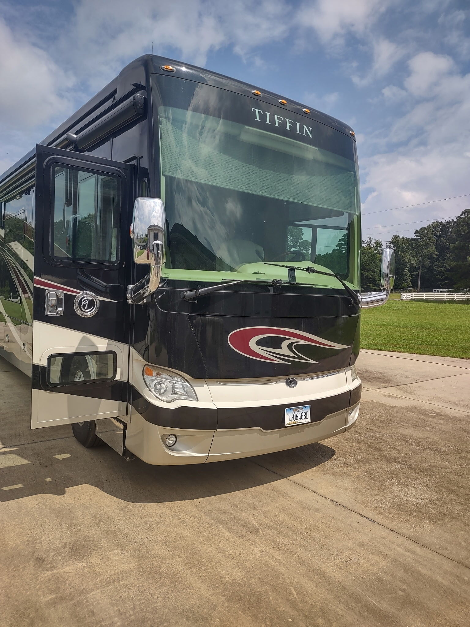 2018 Tiffin Motorhomes ALLEGRO BUS 45 OPP RV