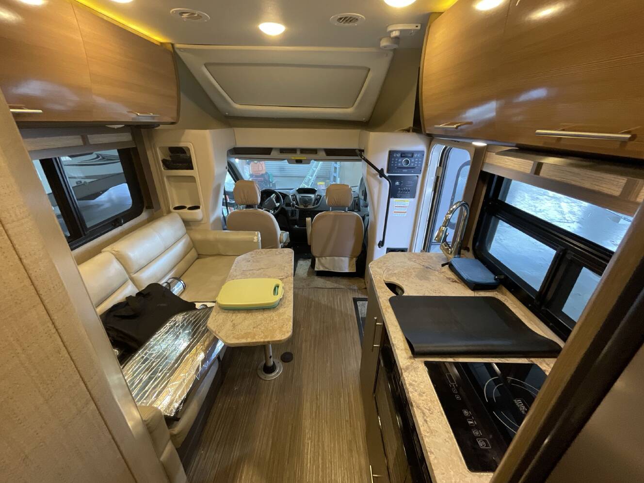 A photo of this 2018 Thor GEMINI 23TR