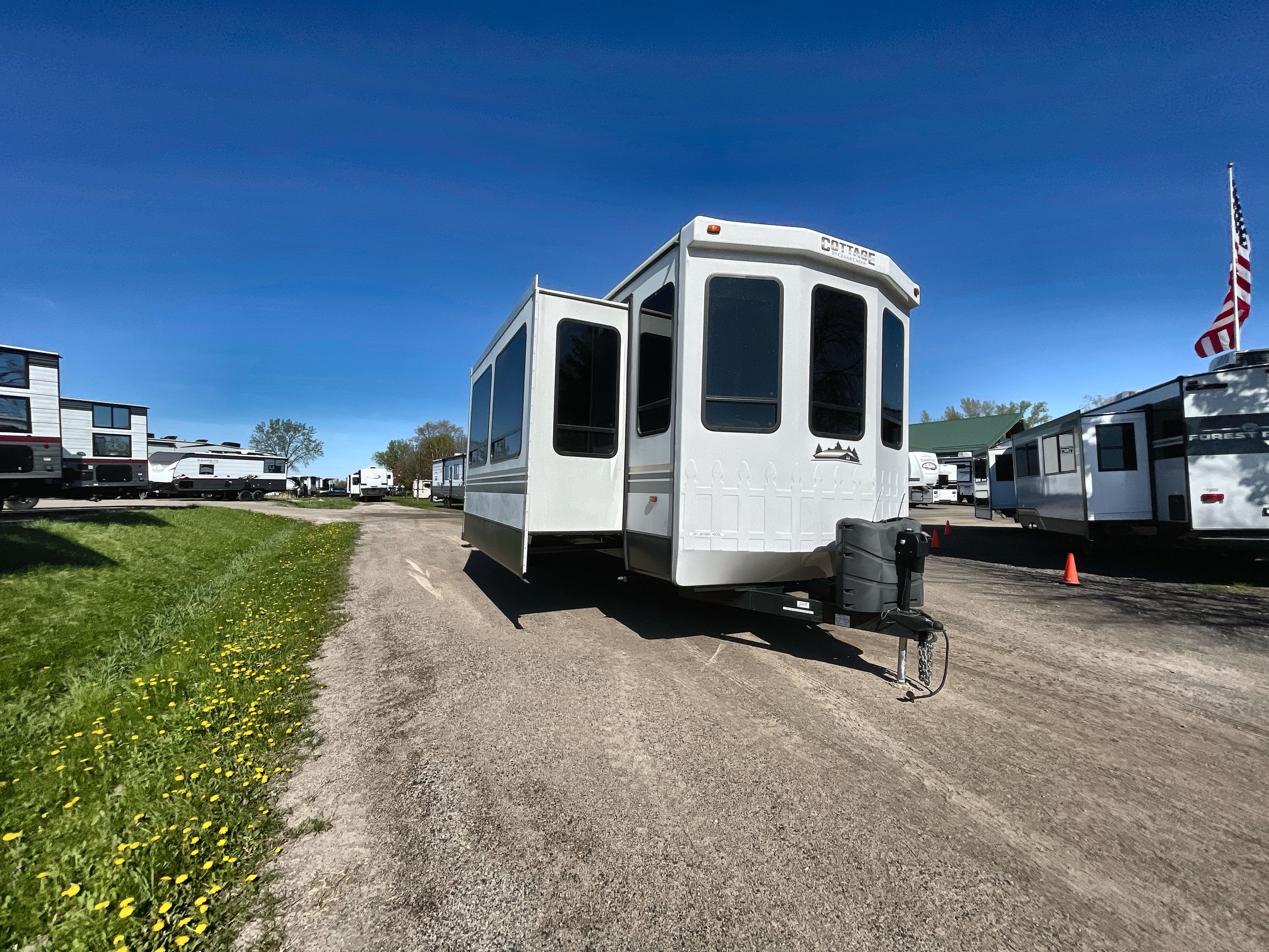 2021 Forest River CEDAR CREEK COTTAGE 40CDL RV
