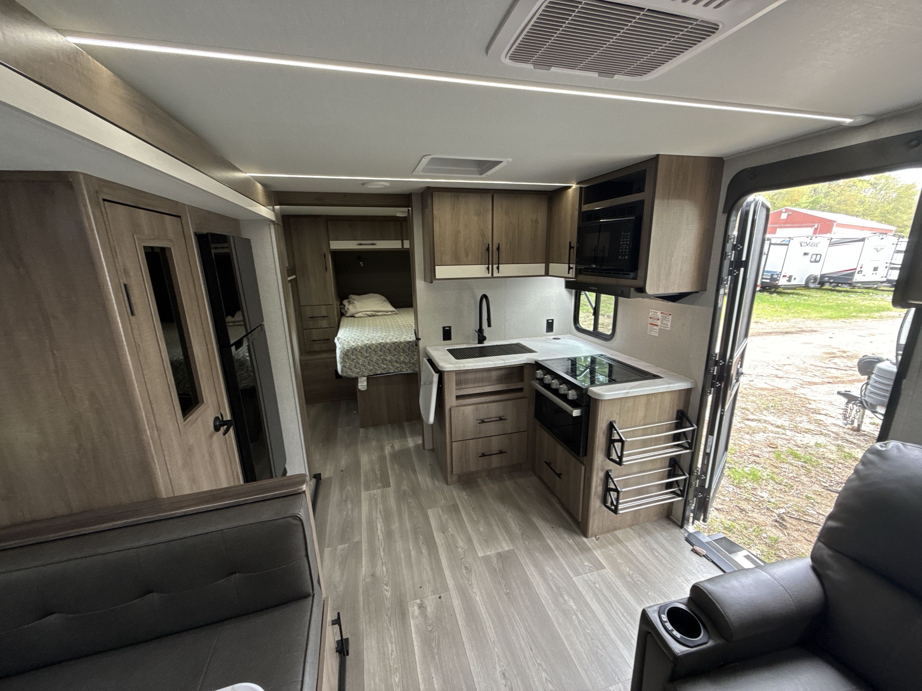 2024 Grand Design IMAGINE XLS 25DBE in center conway NH