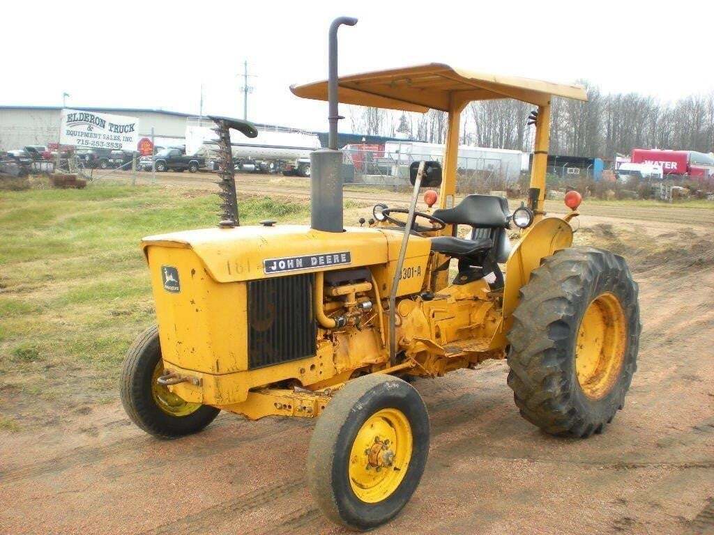 JOHN DEERE 301A in Wittenberg, WI