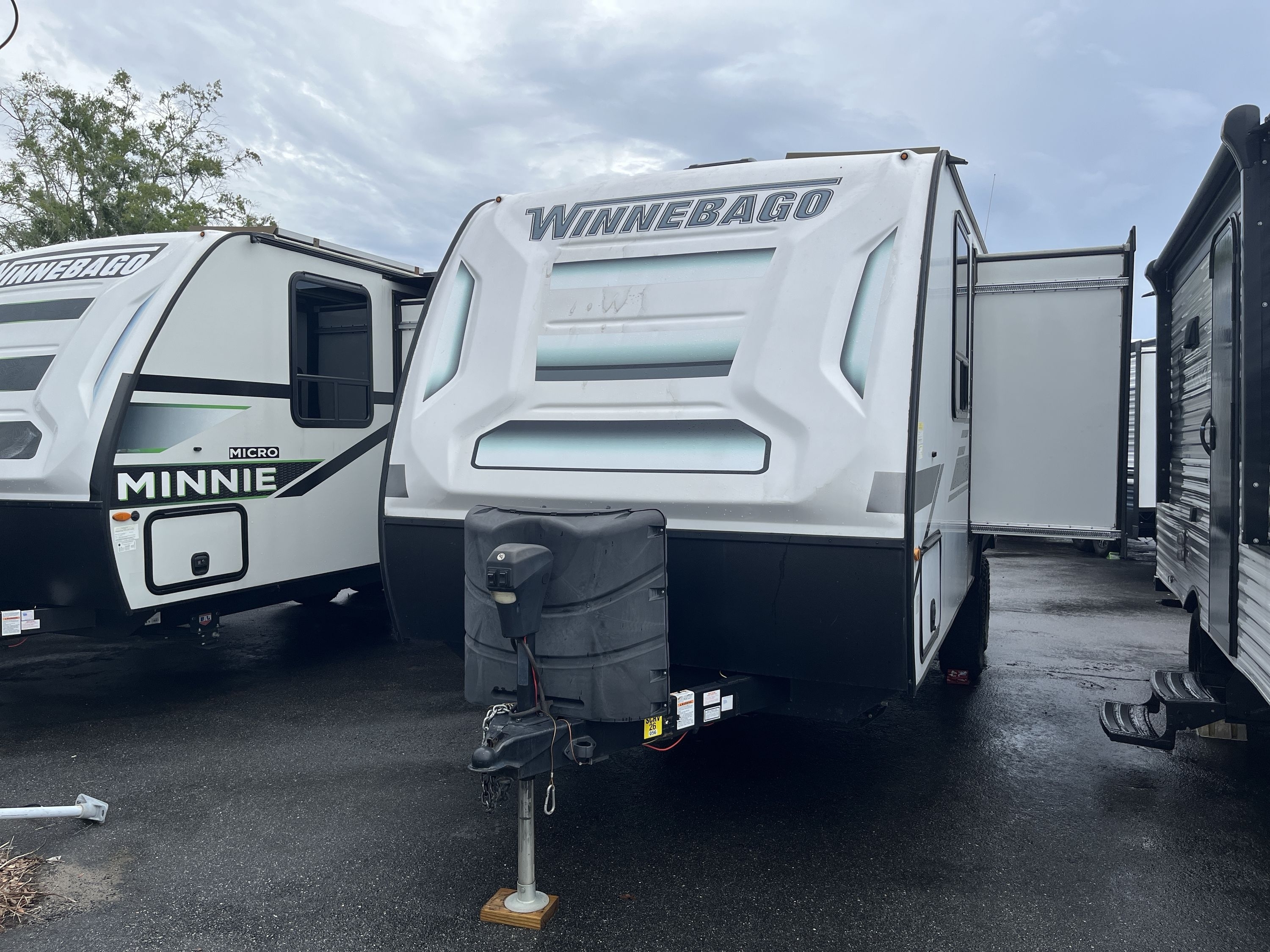 2022 Winnebago MICRO MINNIE 2108DS in clermont FL