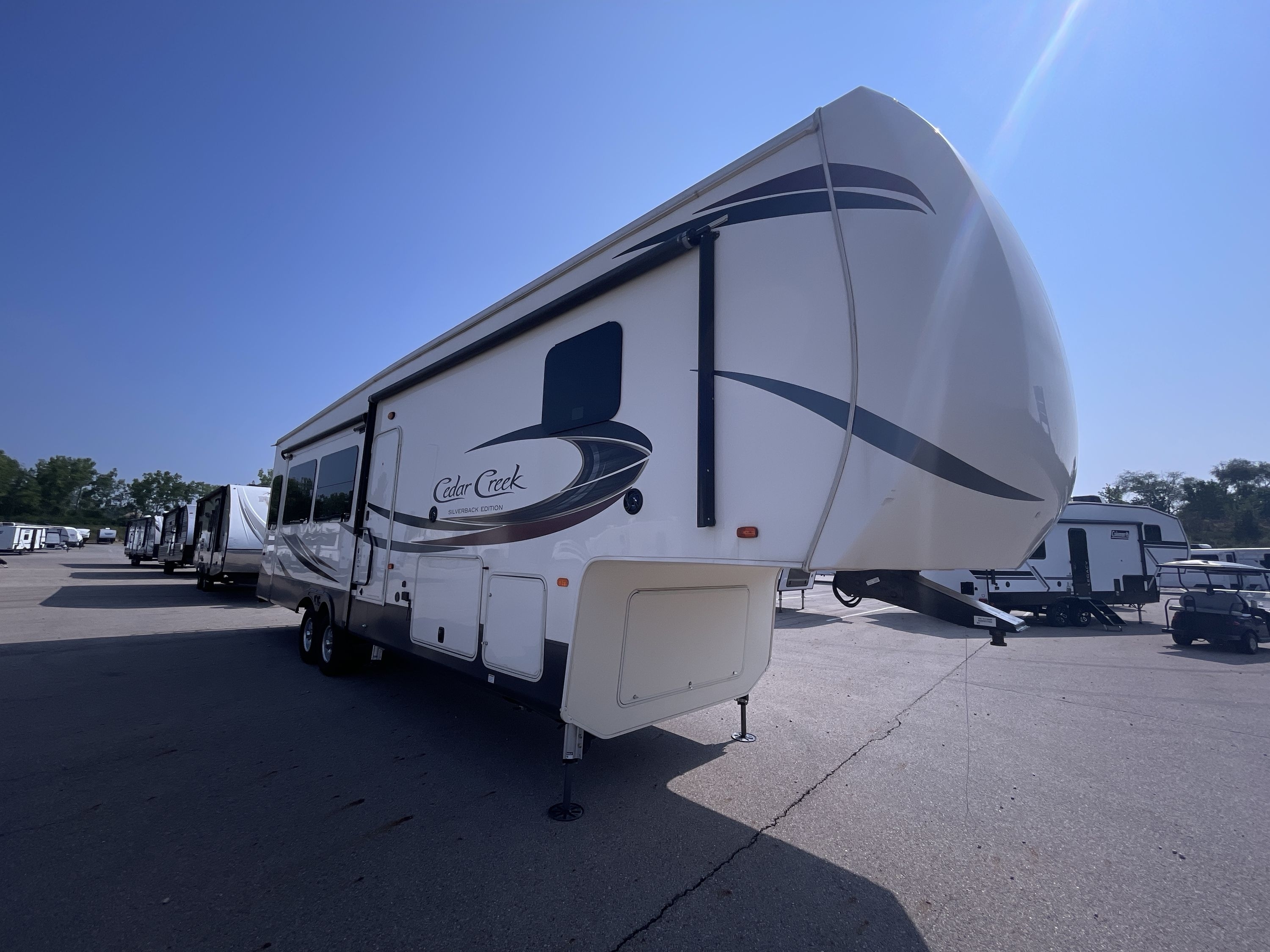2019 Forest River CEDAR CREEK SILVERBACK 33IK in huber heights OH