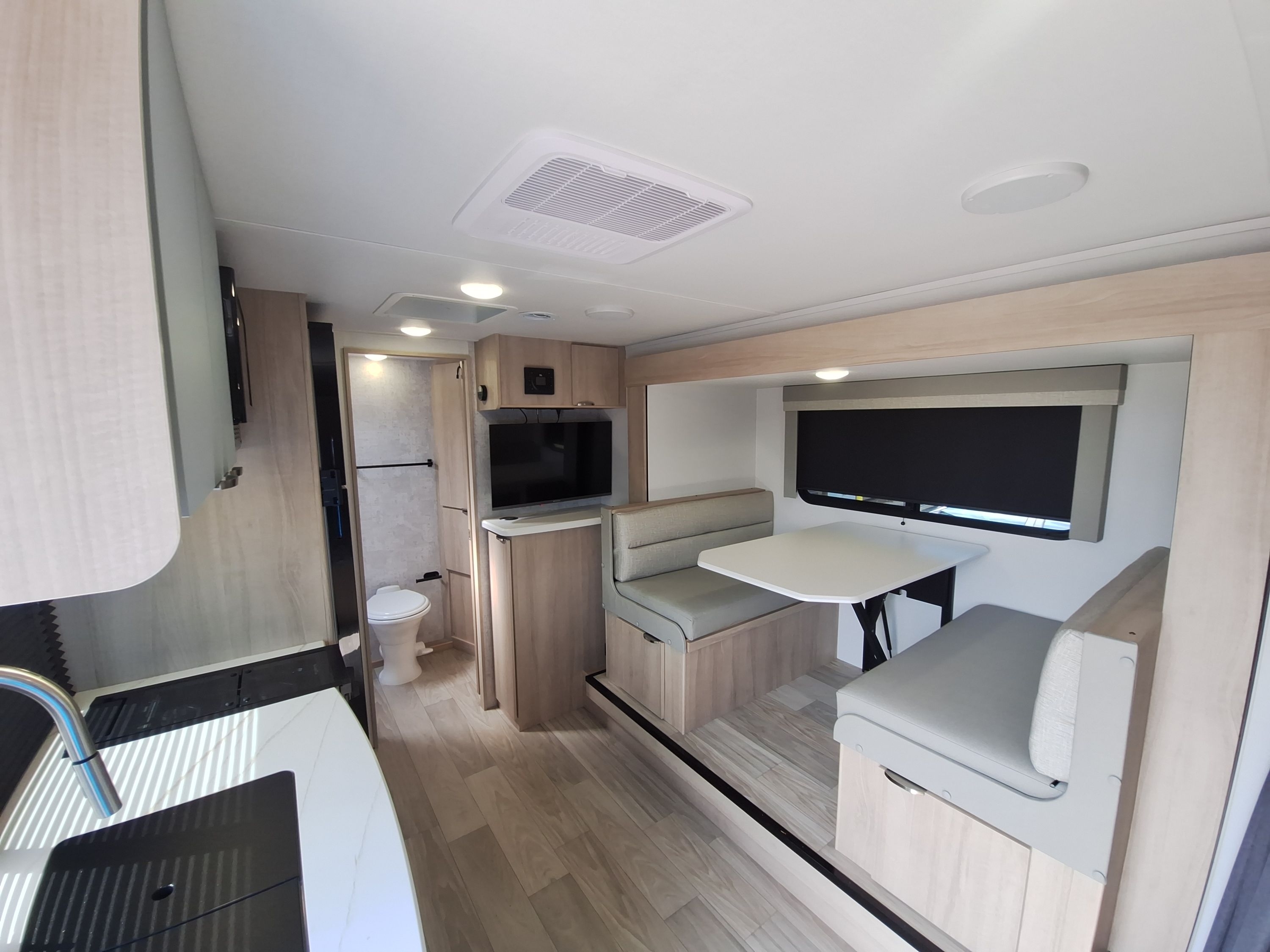 2025 Winnebago MICRO MINNIE 2108FBS in rothschild WI