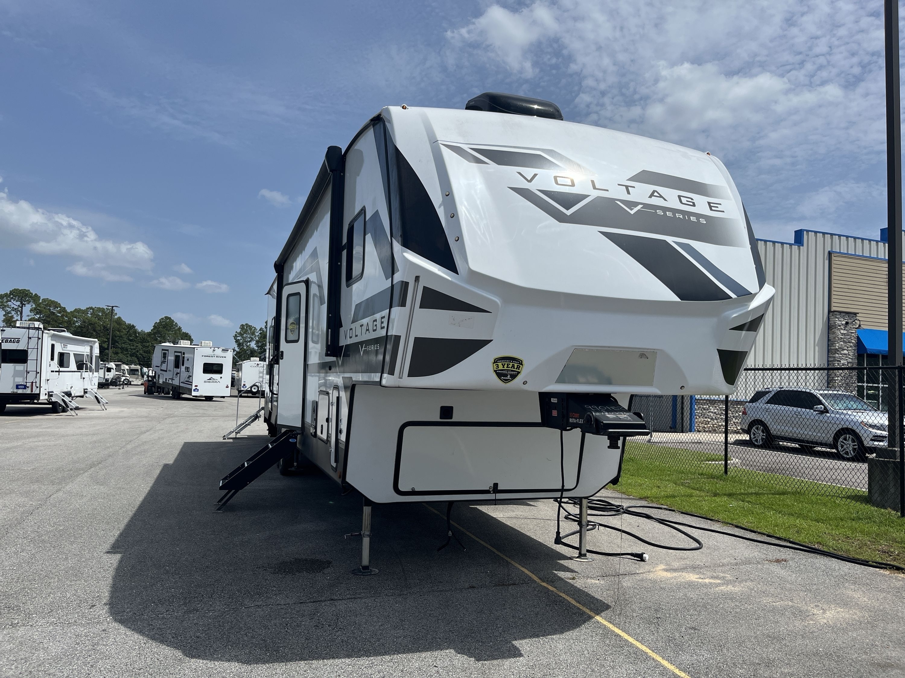 2024 Dutchmen VOLTAGE 3800 Fifth Wheel Toy Hauler RV