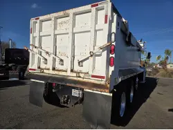 2011 PETERBILT 384