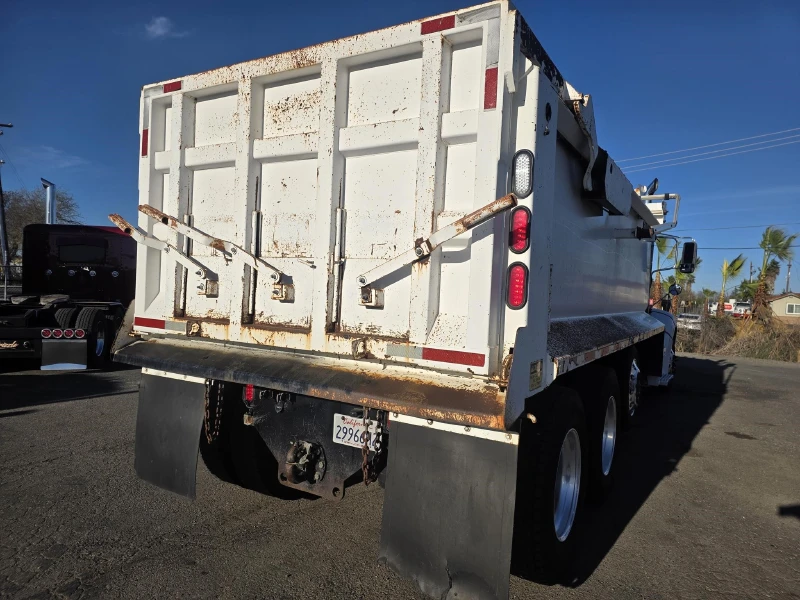 2011 PETERBILT 384