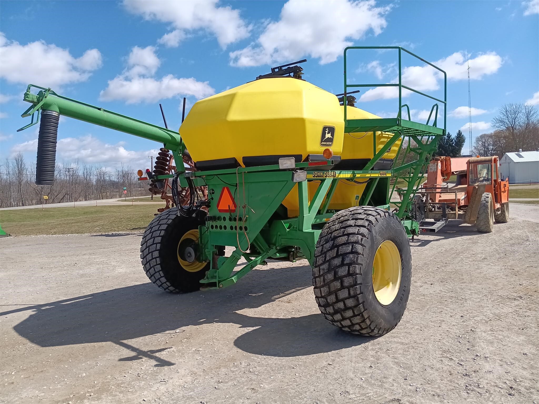 JOHN DEERE 1900 in Marlette, MI