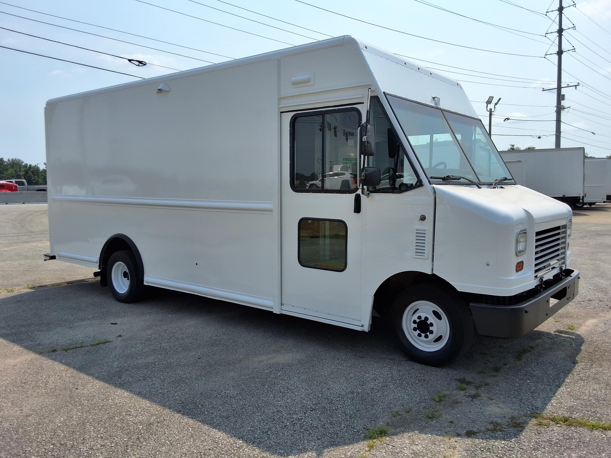 2019 FORD E450 in Fort Wayne, IN