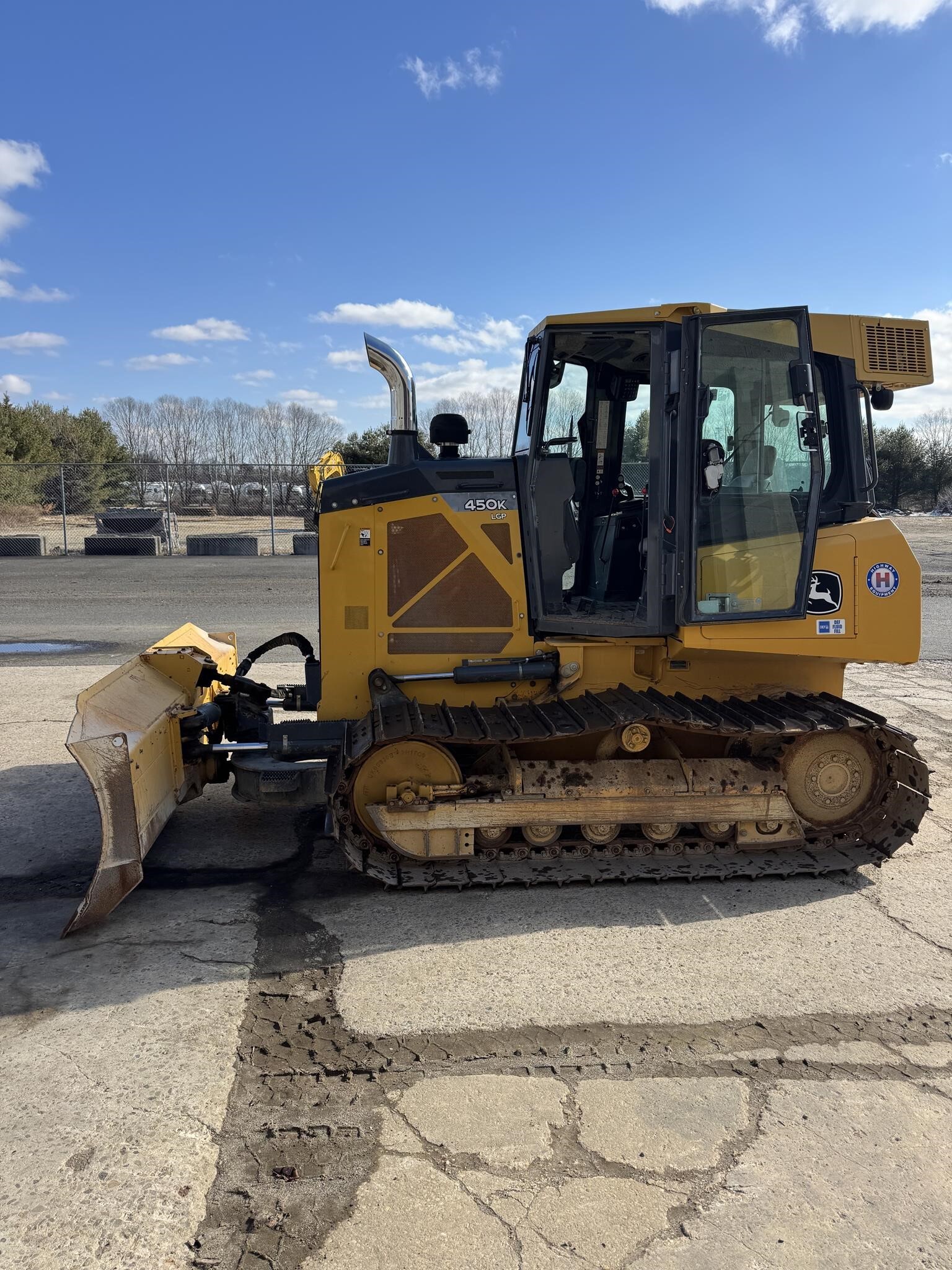 2017 DEERE 450K LGP in Millstone Township, NJ