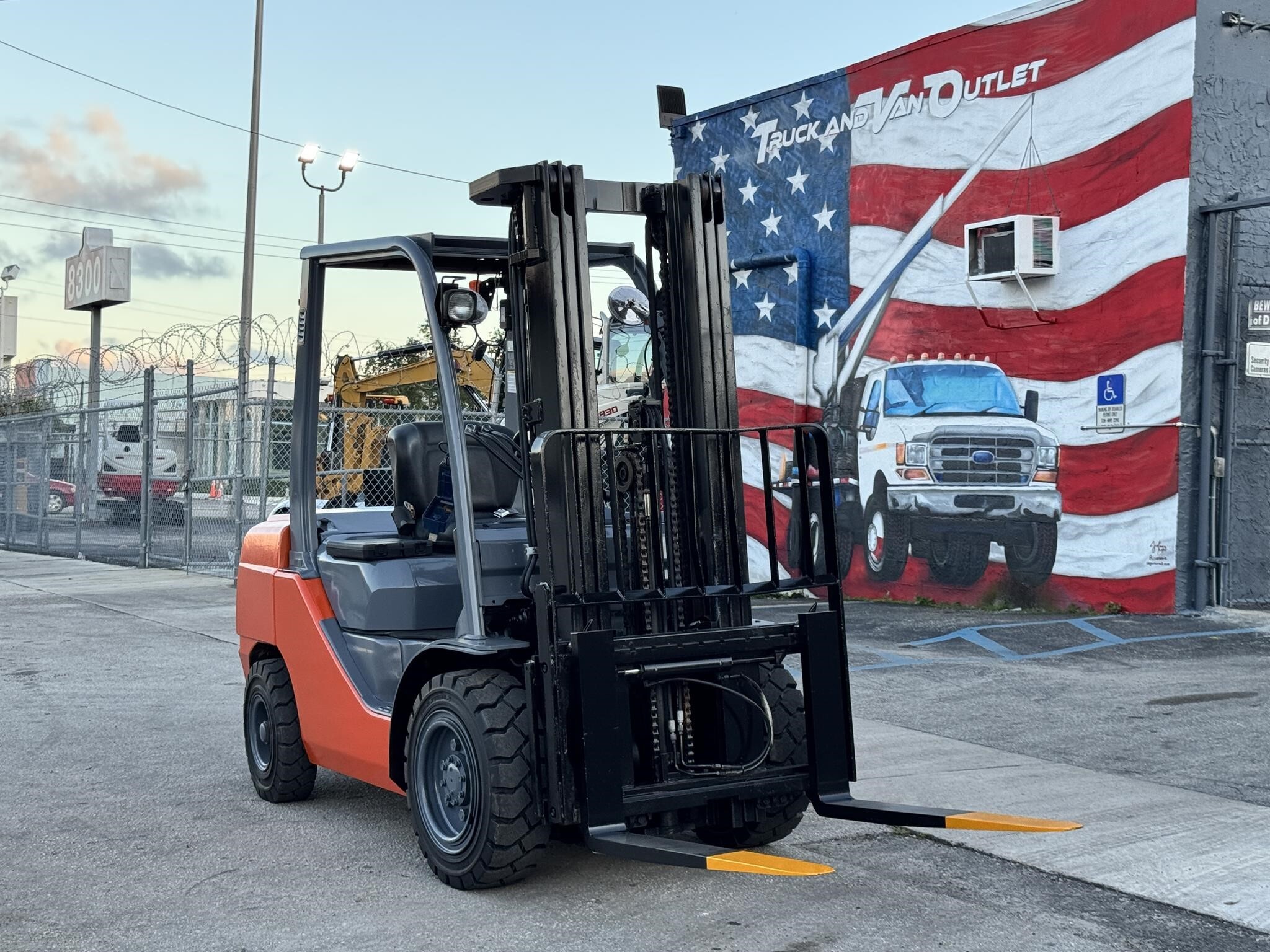2018 TOYOTA 8FDU30 in Miami, FL
