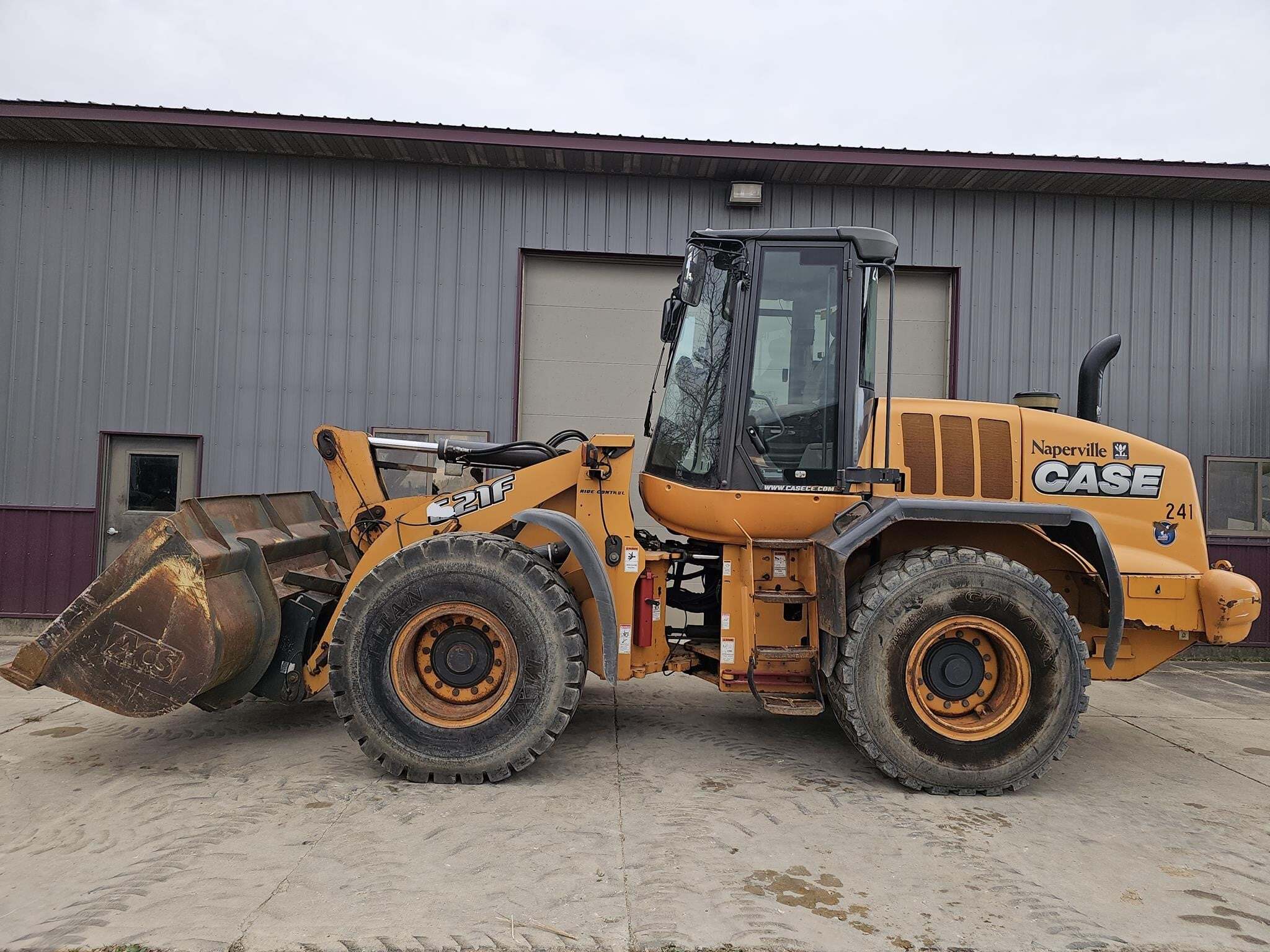 2013 CASE 621F in Caledonia, MN