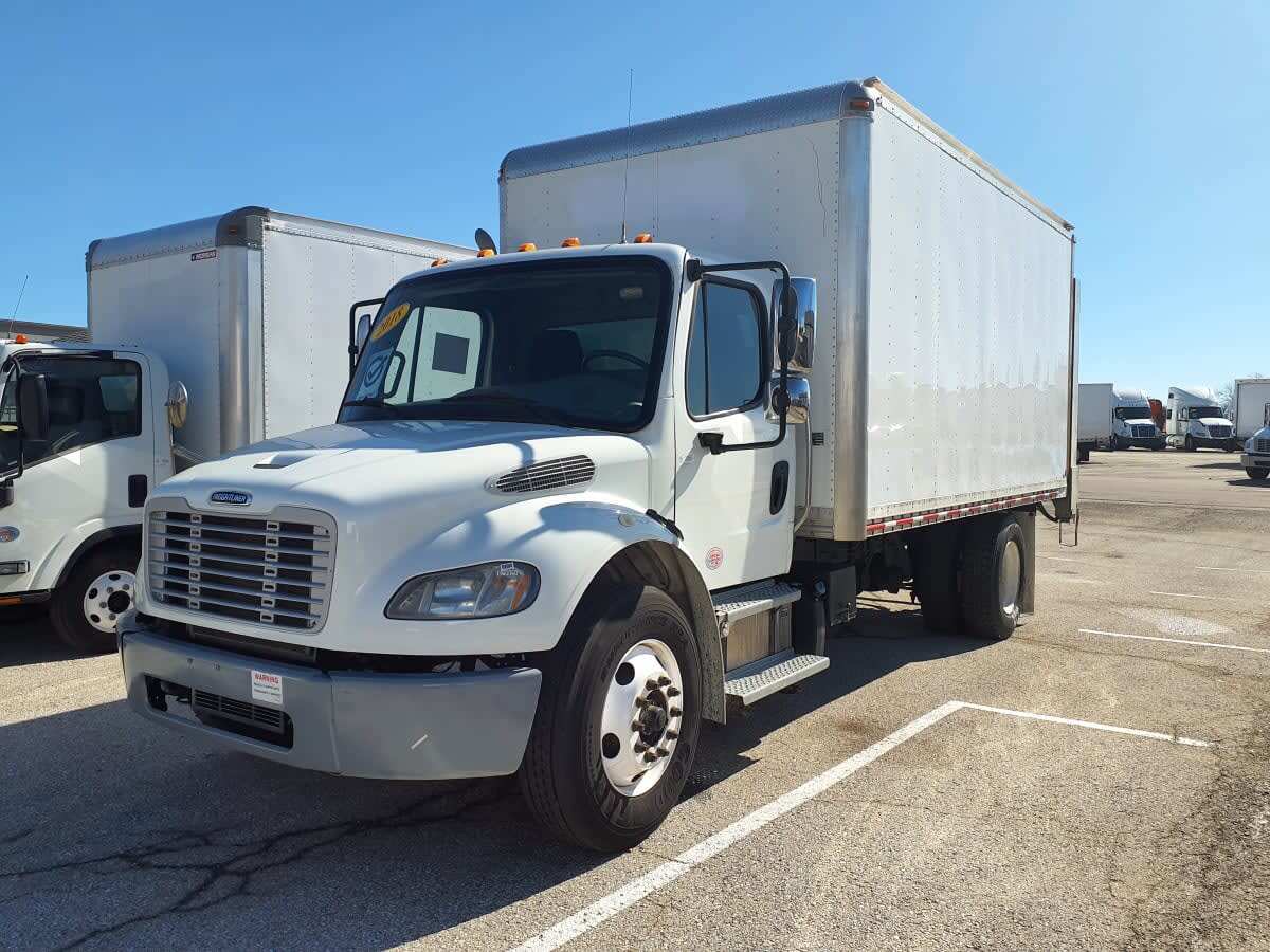 2018 FREIGHTLINER BUSINESS CLASS M2 106 in O Fallon, MO