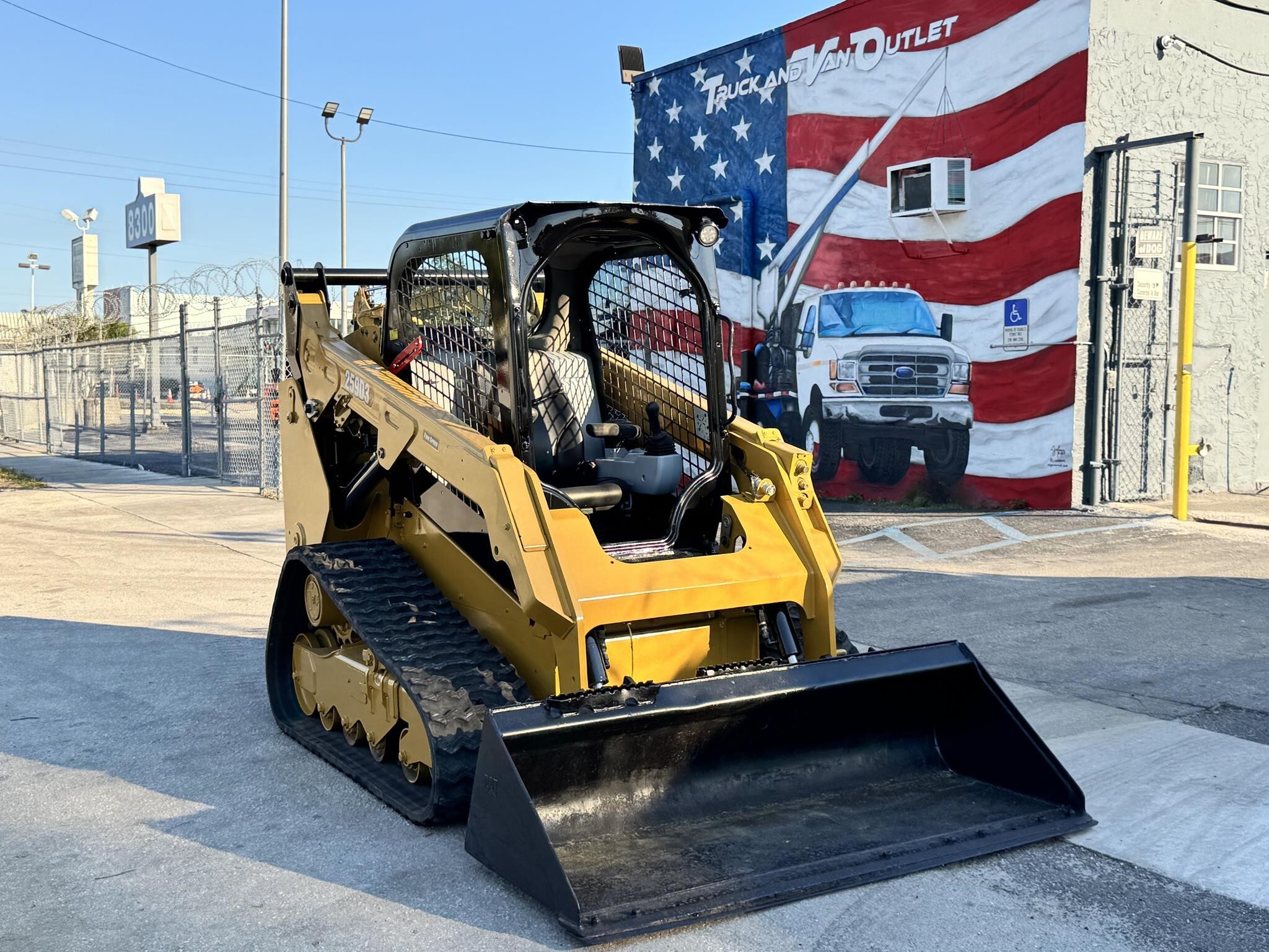 2022 CATERPILLAR 259D3 in Miami, FL