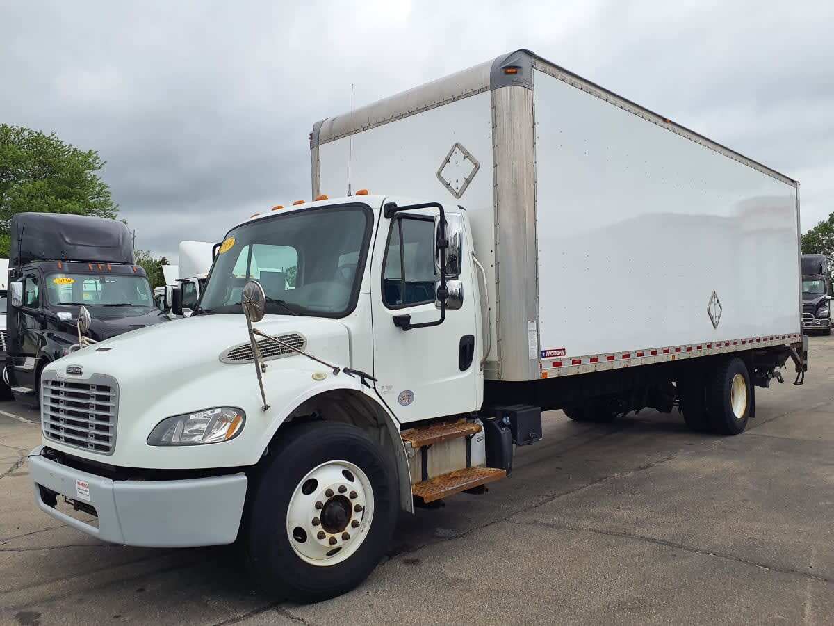 2019 FREIGHTLINER BUSINESS CLASS M2 106 in Oak Creek, WI