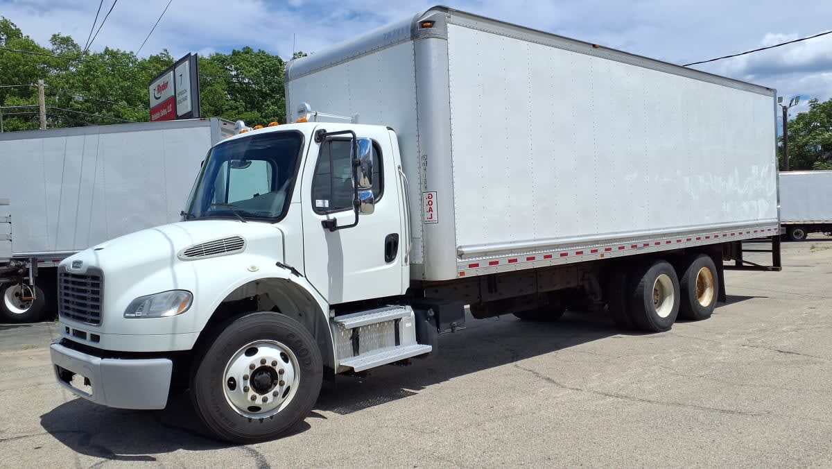 2018 FREIGHTLINER BUSINESS CLASS M2 106 in Warwick, RI