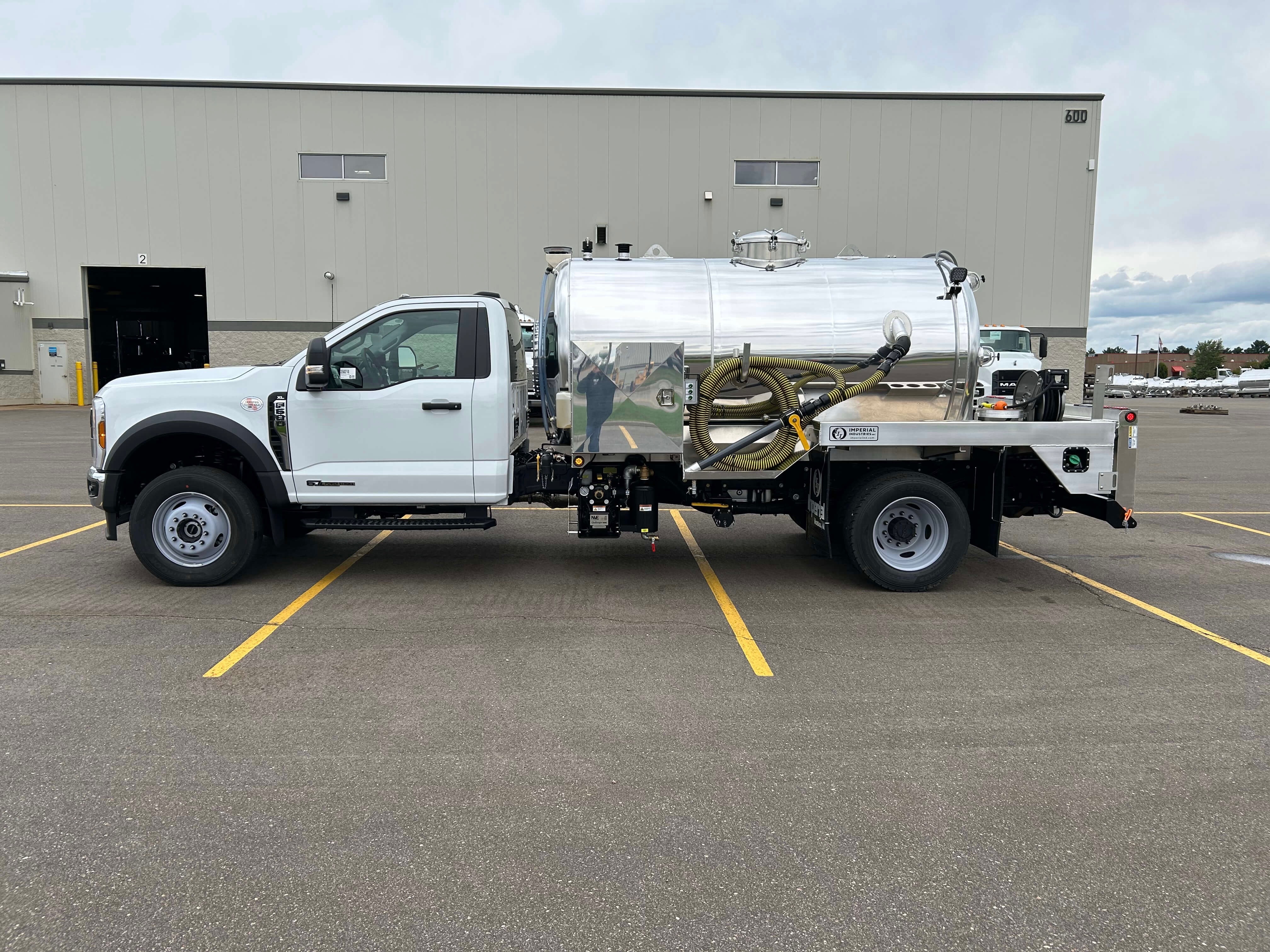 2026 FORD F600 in Crestwood, IL
