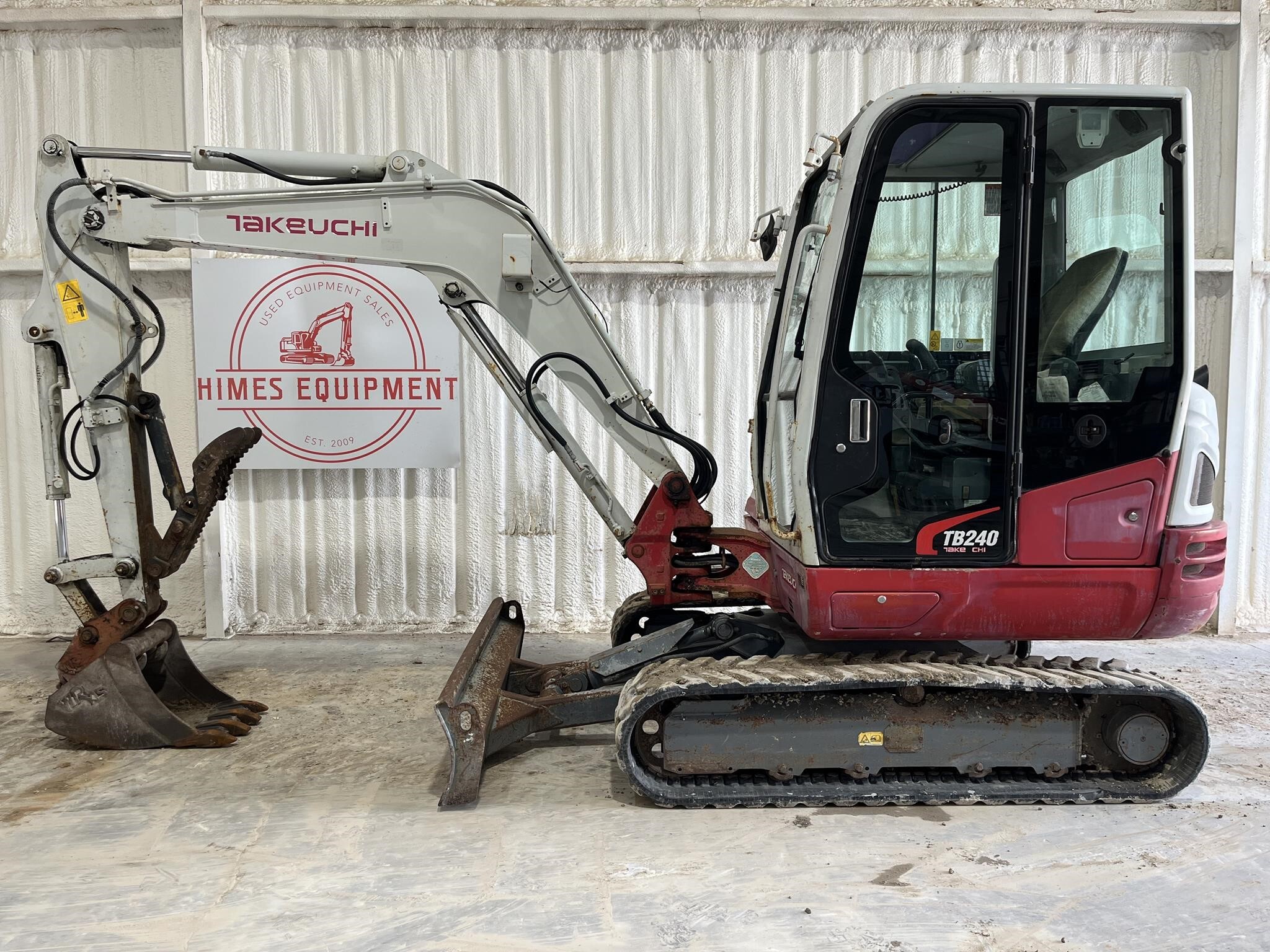2015 TAKEUCHI TB240 in Van Alstyne, TX
