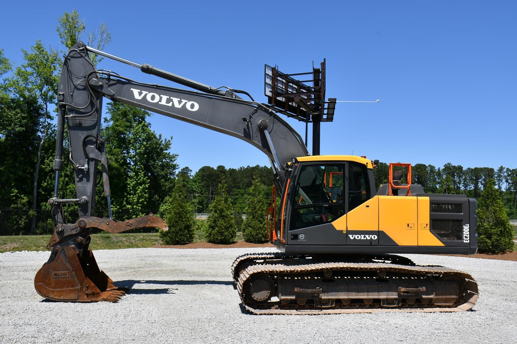 2020 VOLVO EC200EL in Summerville, SC
