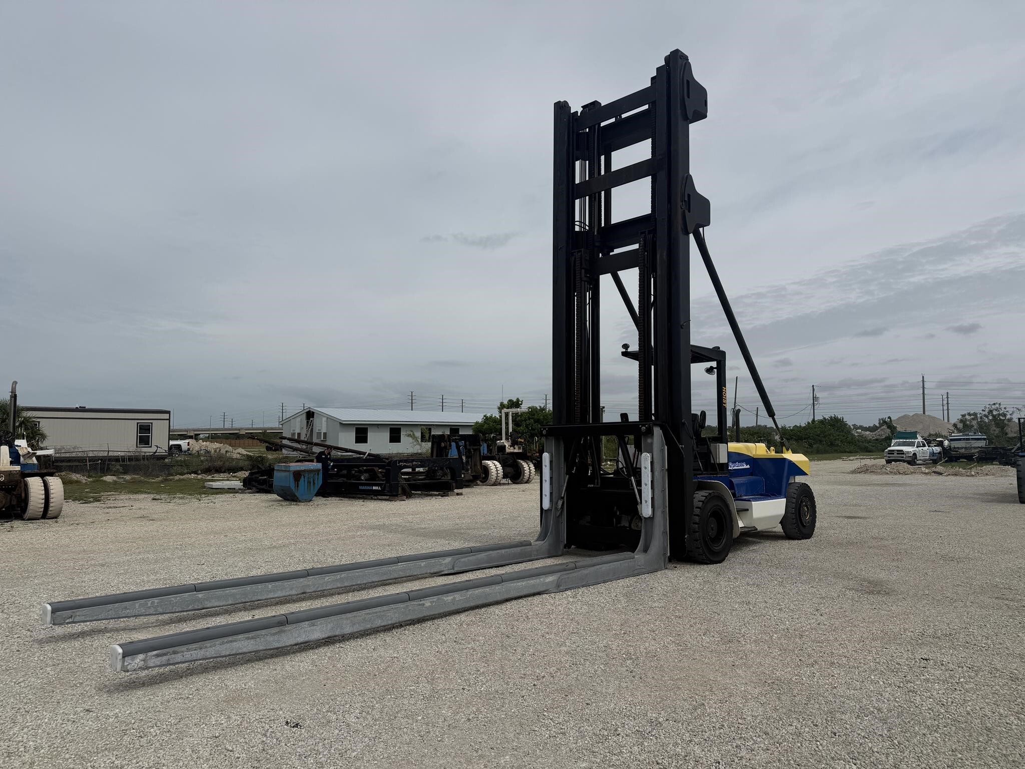 2006 HOIST M200 in Fort Myers, FL