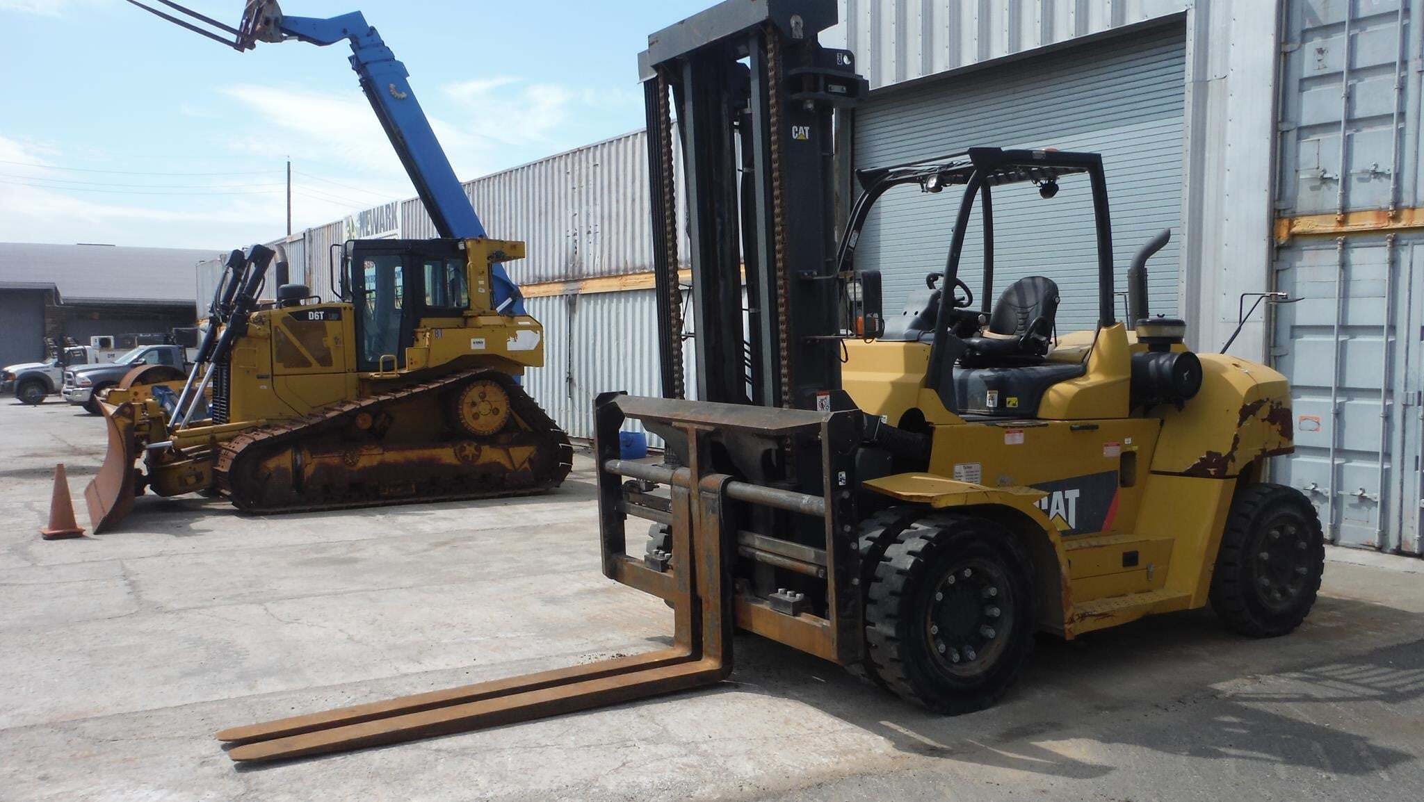 2016 CATERPILLAR DP100N in Newark, NJ